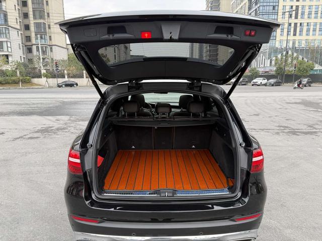 Mercedes-Benz GLC Class 2016 car image #25