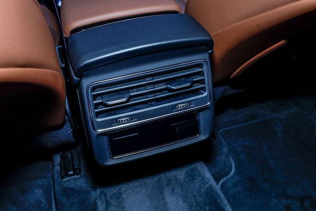 Audi Q7 2021 car image #25