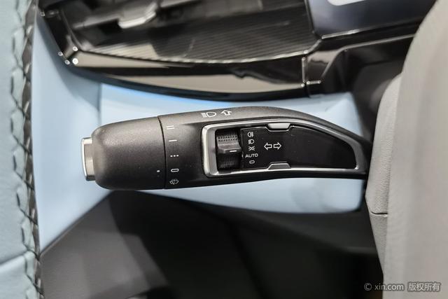 Livan 7 2023 car image #25