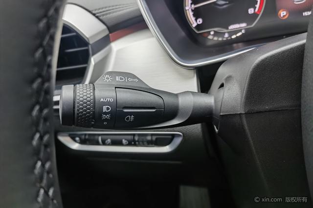 GEELY 2022 car image #25