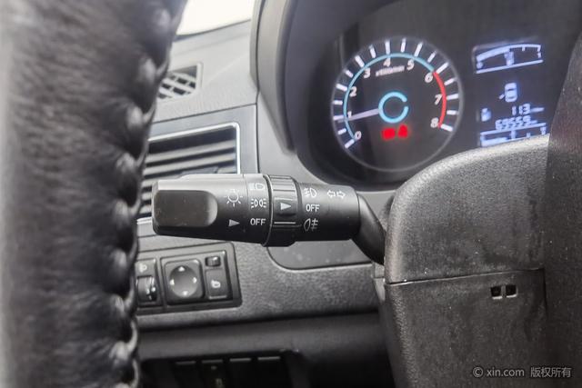 Forthing JOYEAR S50 2015 car image #25