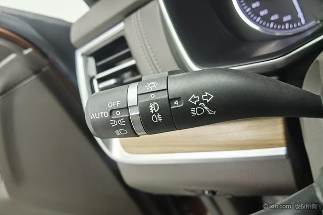 Roewe RX8 2019 car image #25