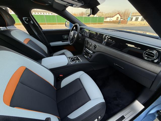 劳斯莱斯 古思特 2023 汽车图片 #25