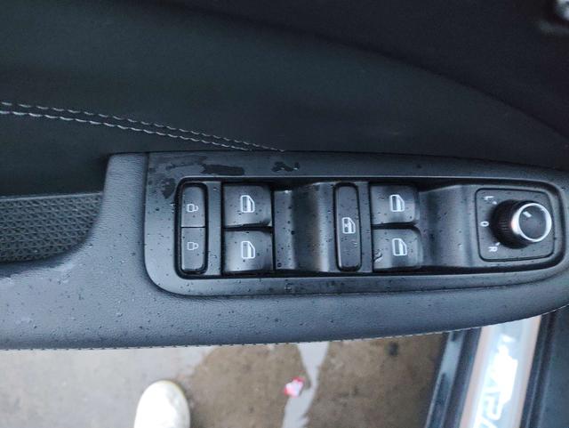 零跑汽车 零跑T03 2021 汽车图片 #25