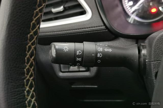 SWM斯威汽车 SWM斯威X7 2019 汽车图片 #25