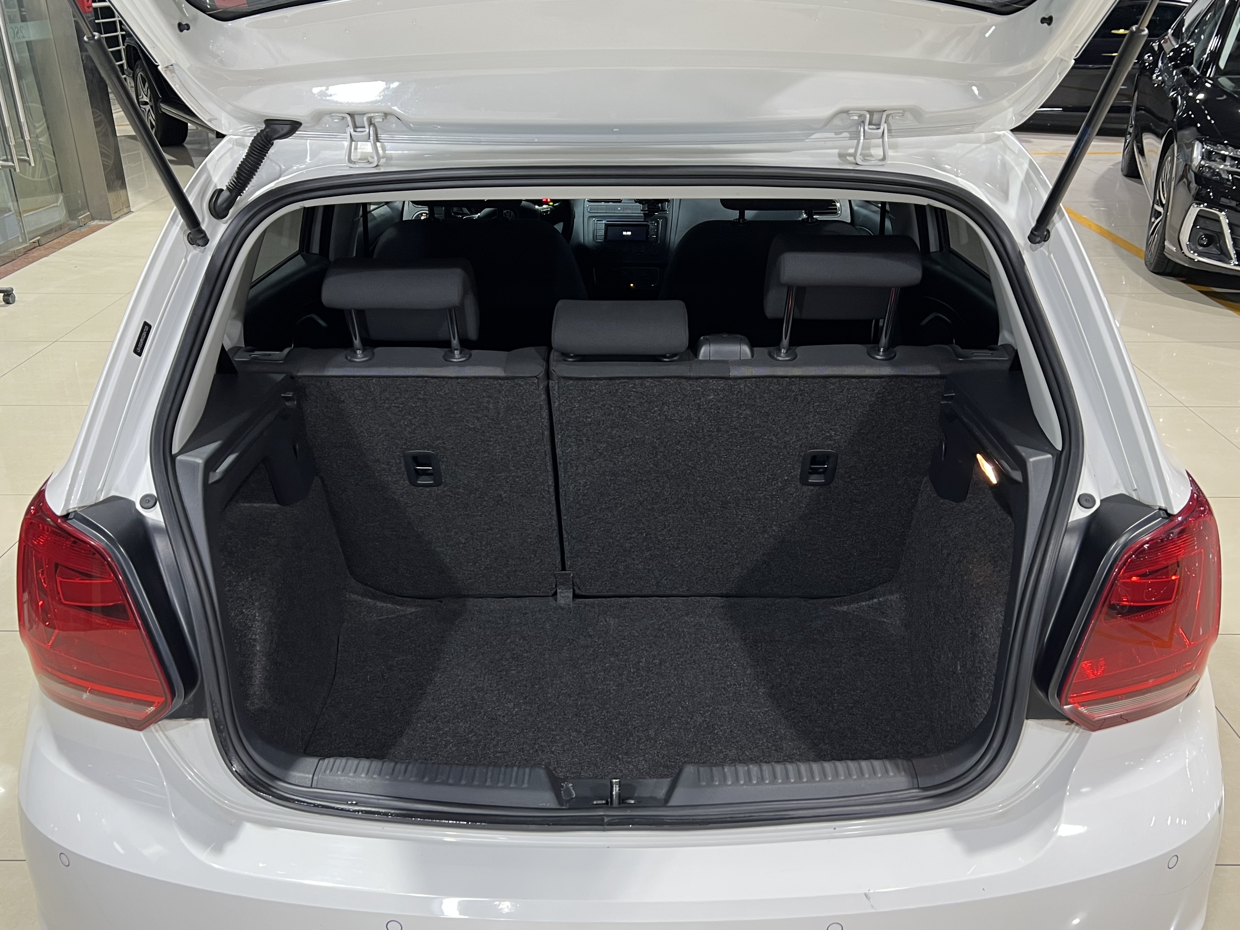 Volkswagen Polo 2016 immagine di auto #25