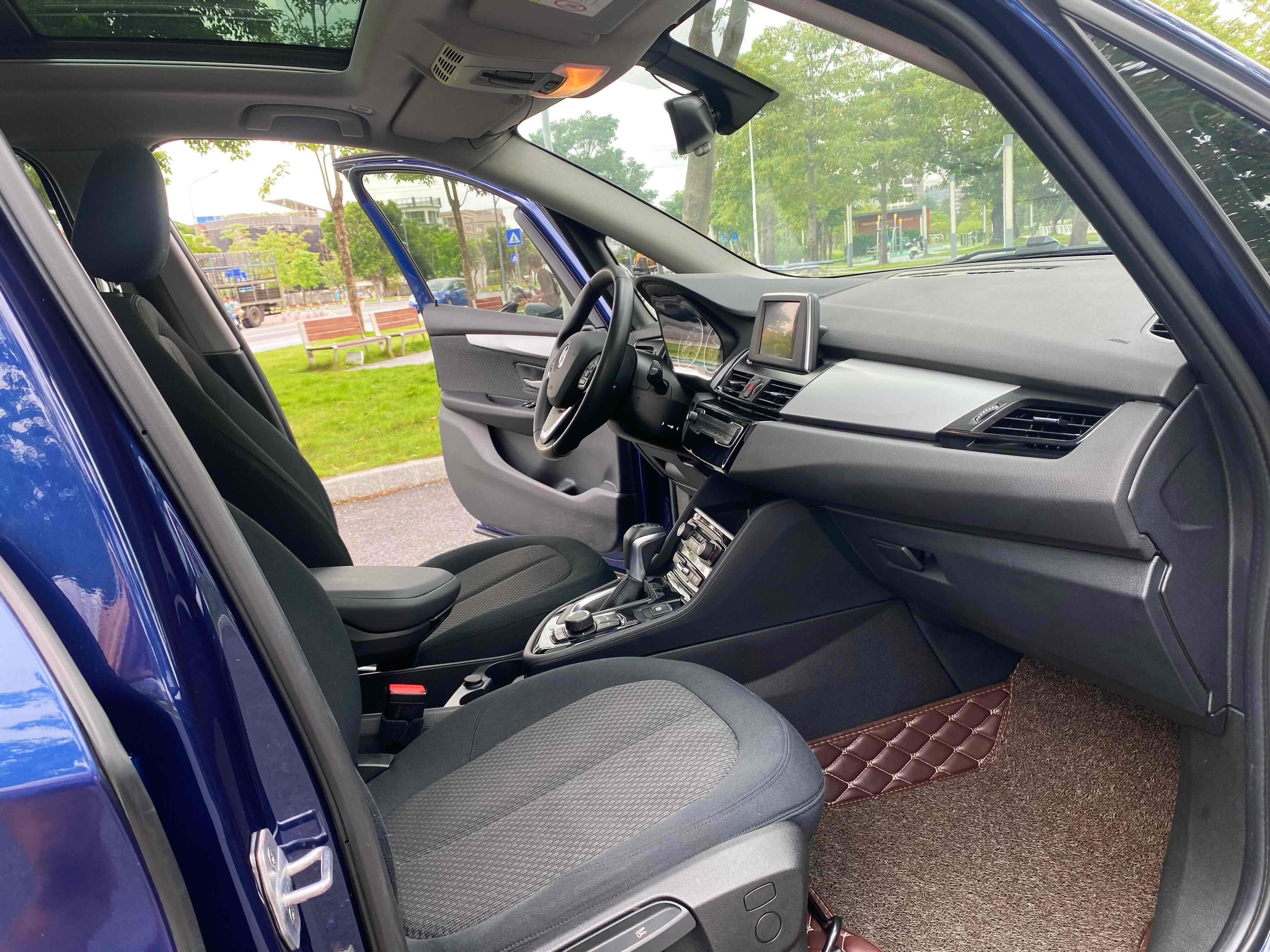 BMW 2 Series Tourer 2016 car image #25