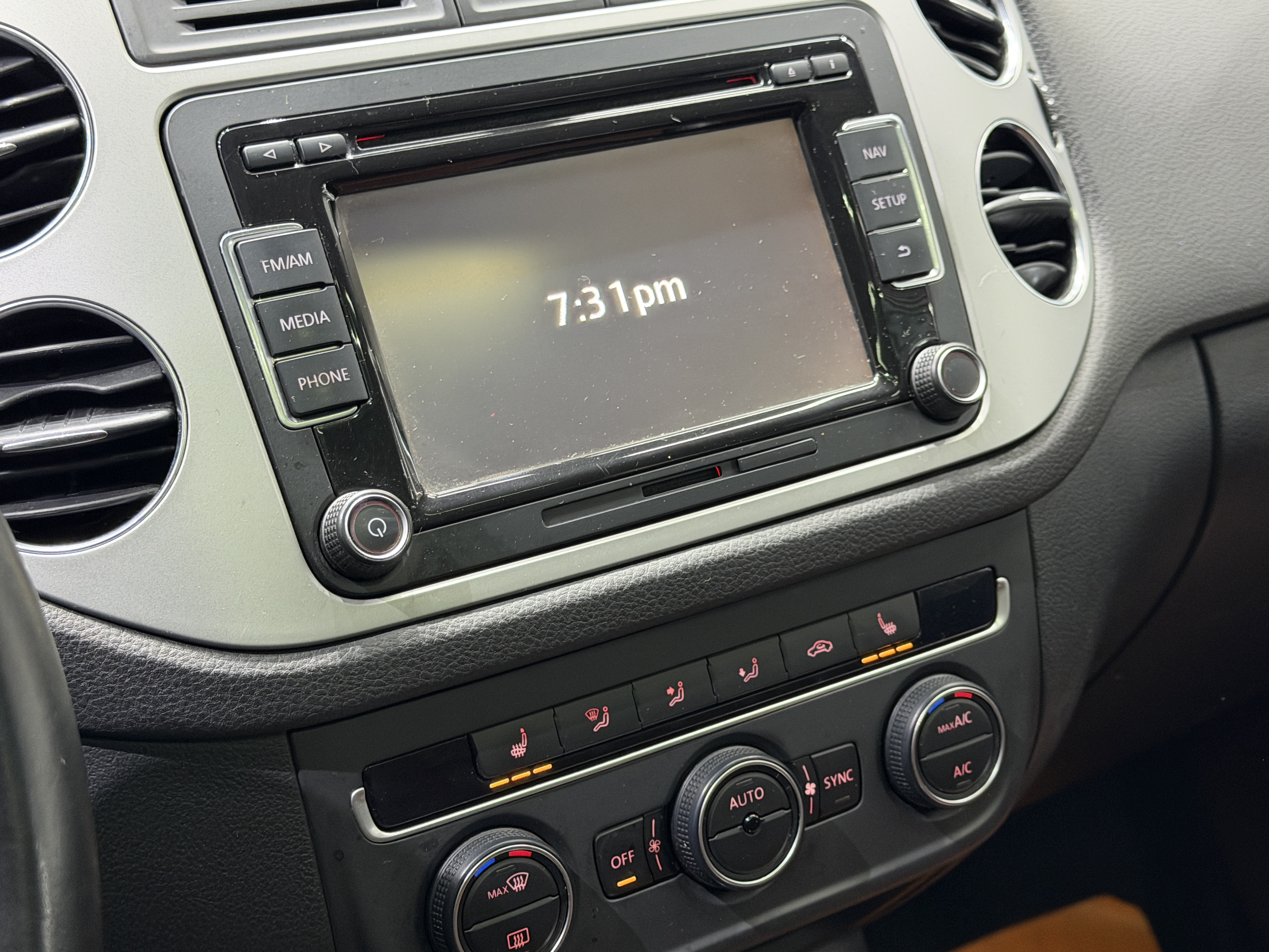Volkswagen Tiguan 2014 car image #25