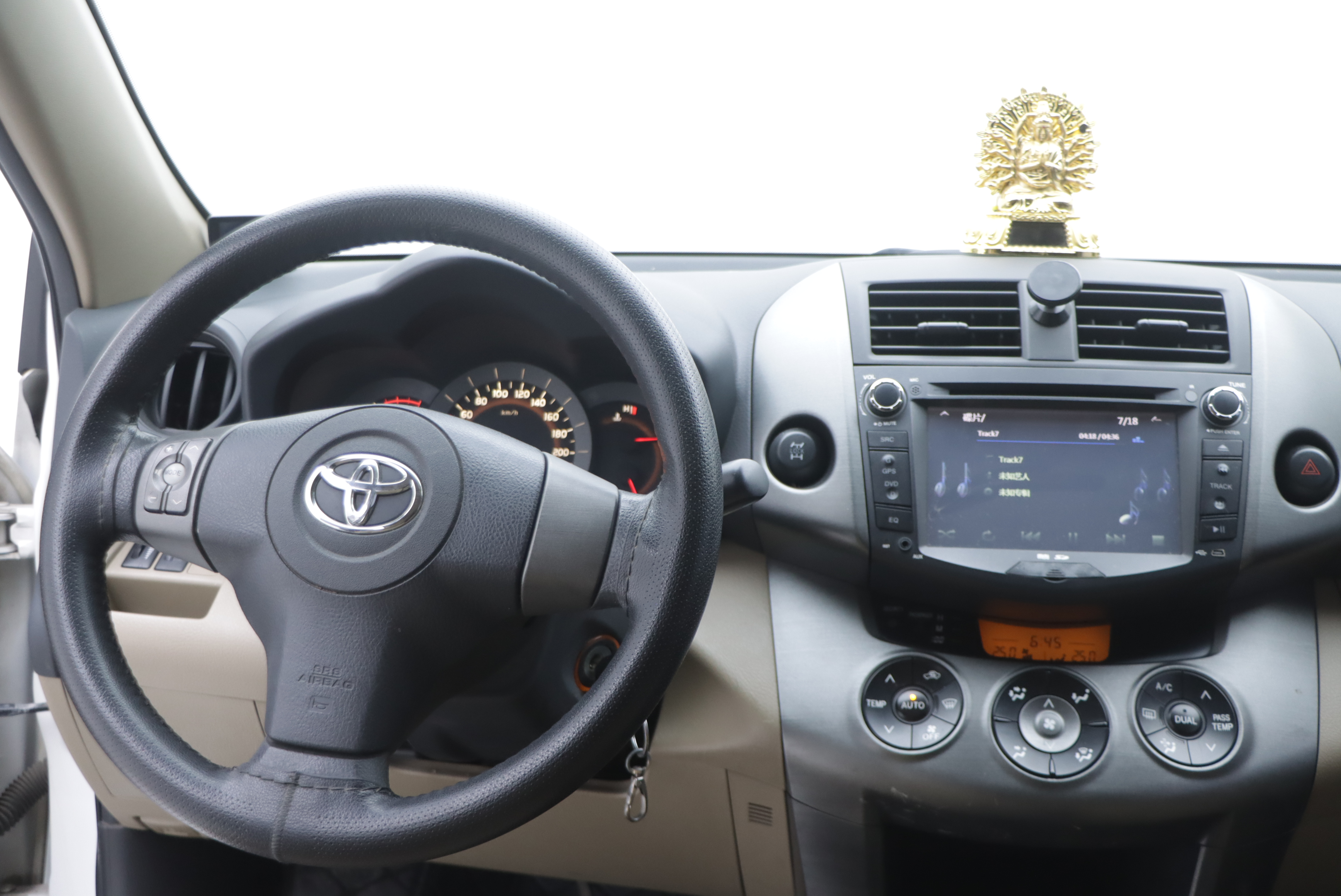 Toyota RAV4 2013 #25 Toyota RAV4 2013 car image #25