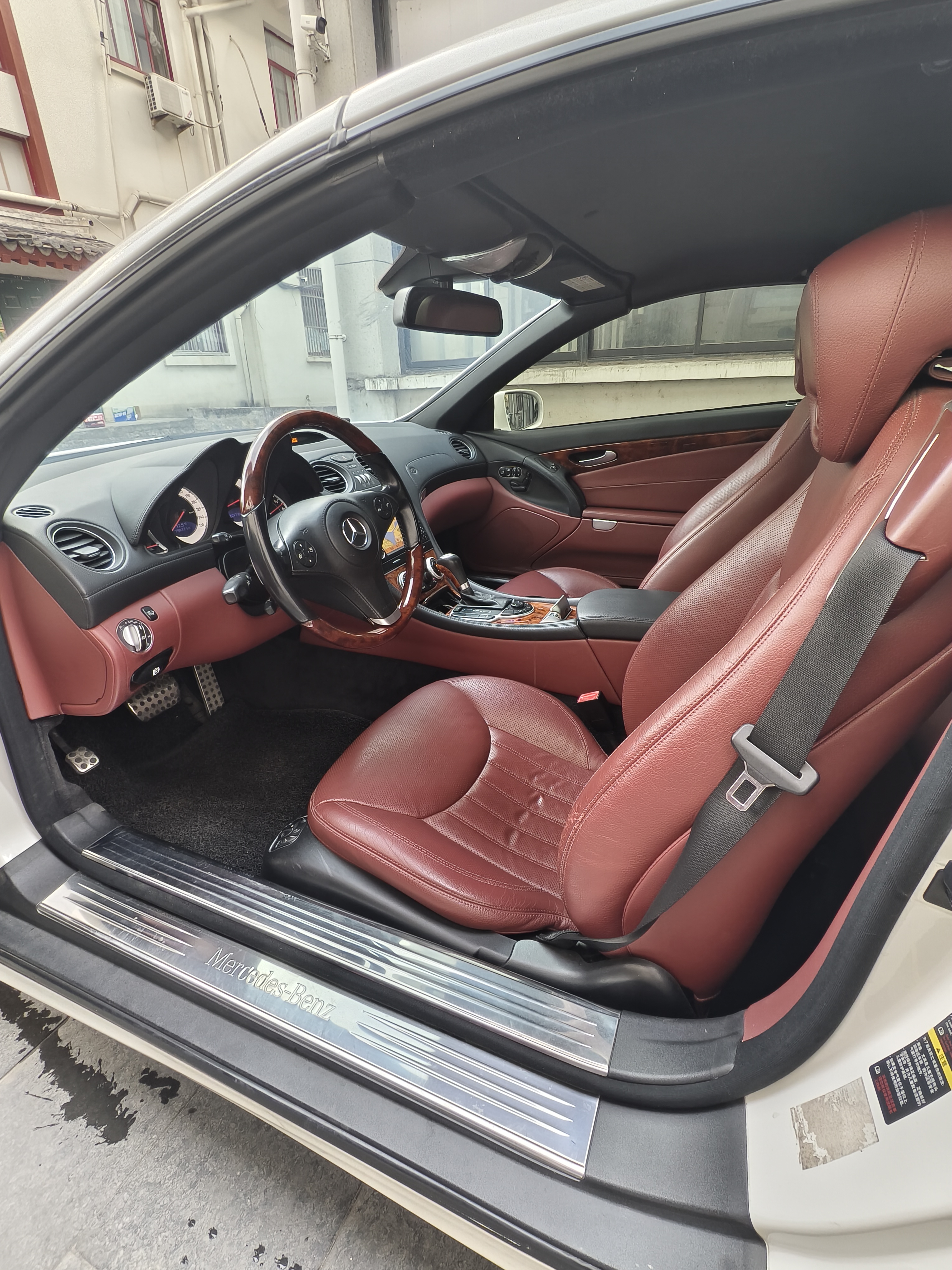 Mercedes-Benz SL Class 2010 immagine di auto #25