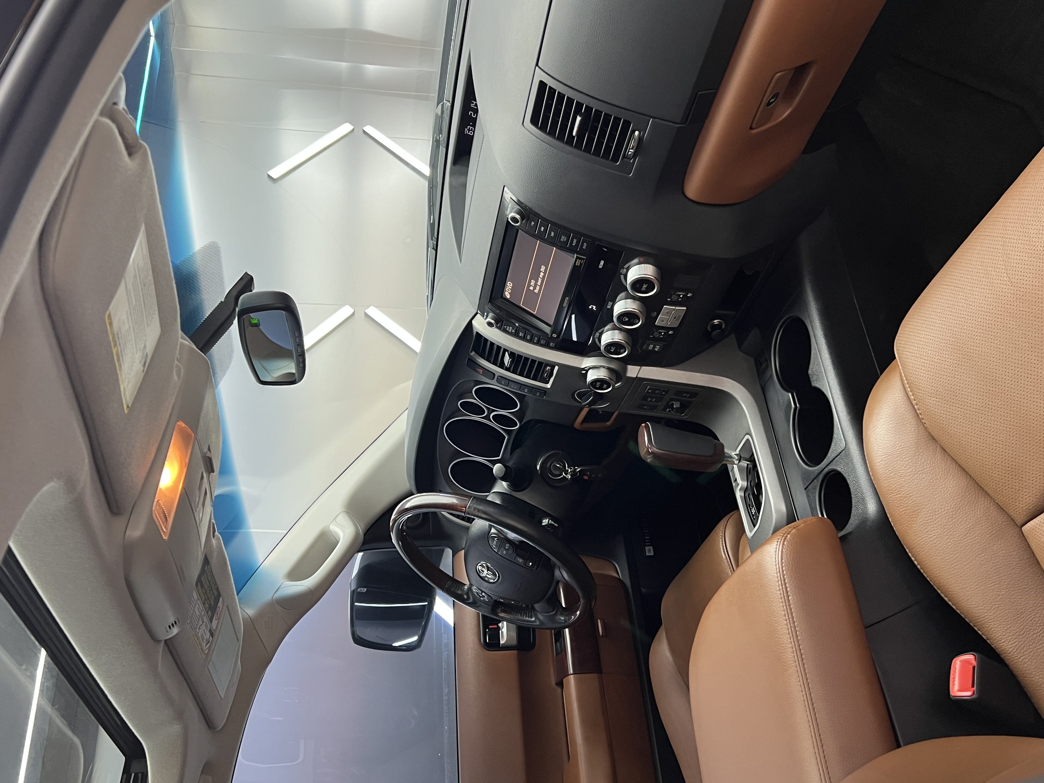 丰田 红杉 2011 汽车图片 #25