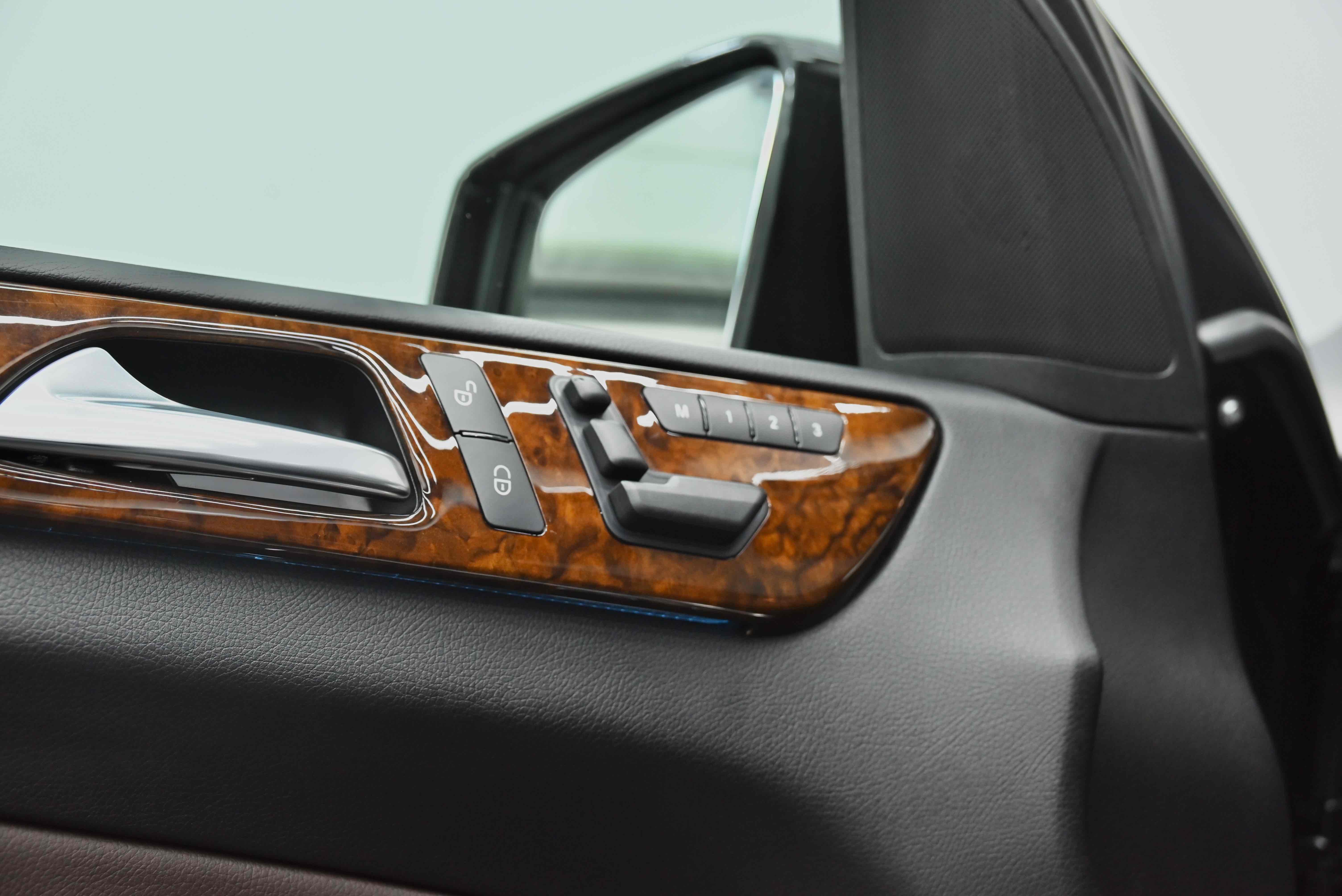 Mercedes-Benz M Class 2014 car image #25