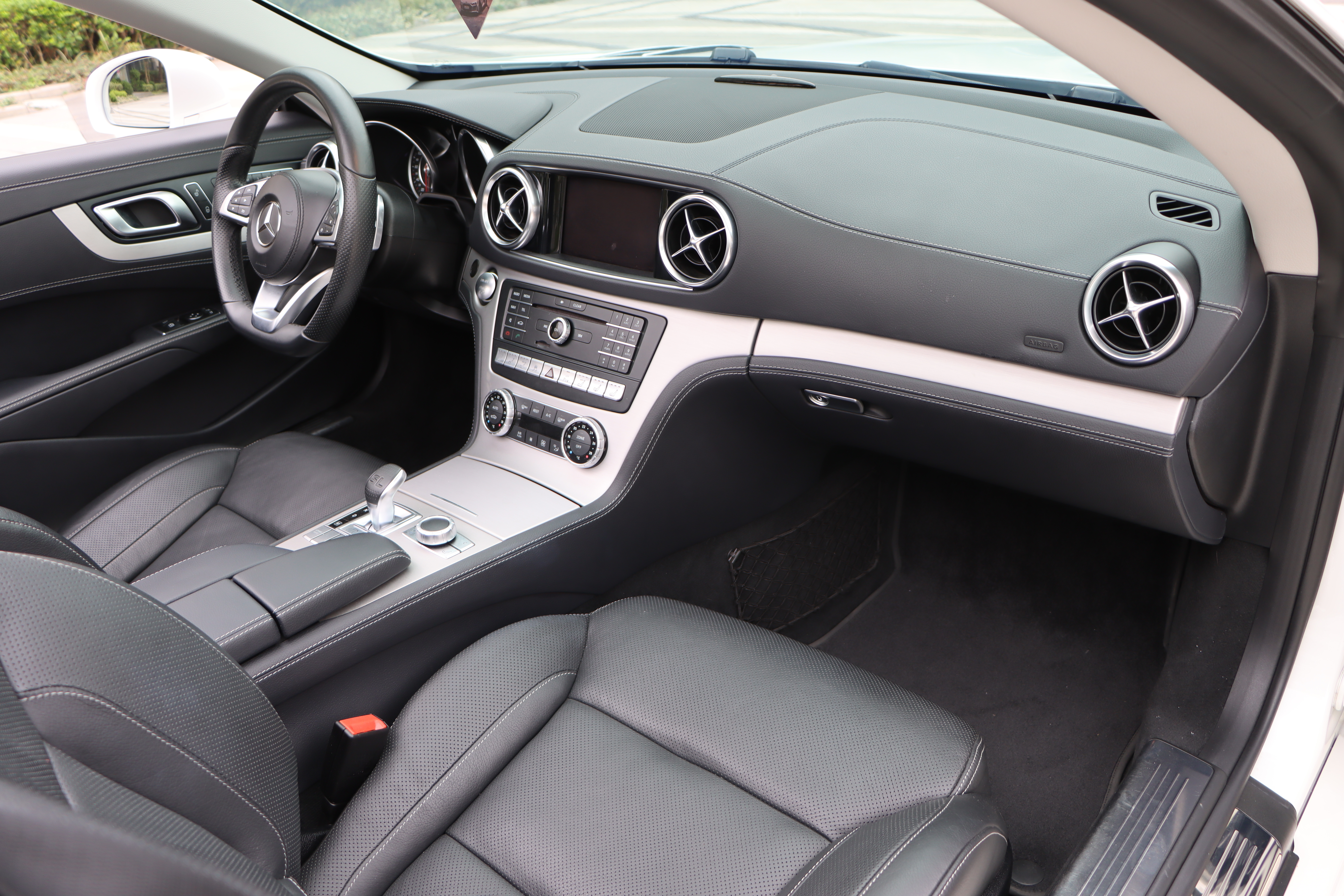 Mercedes-Benz SL Class 2019 car image #25