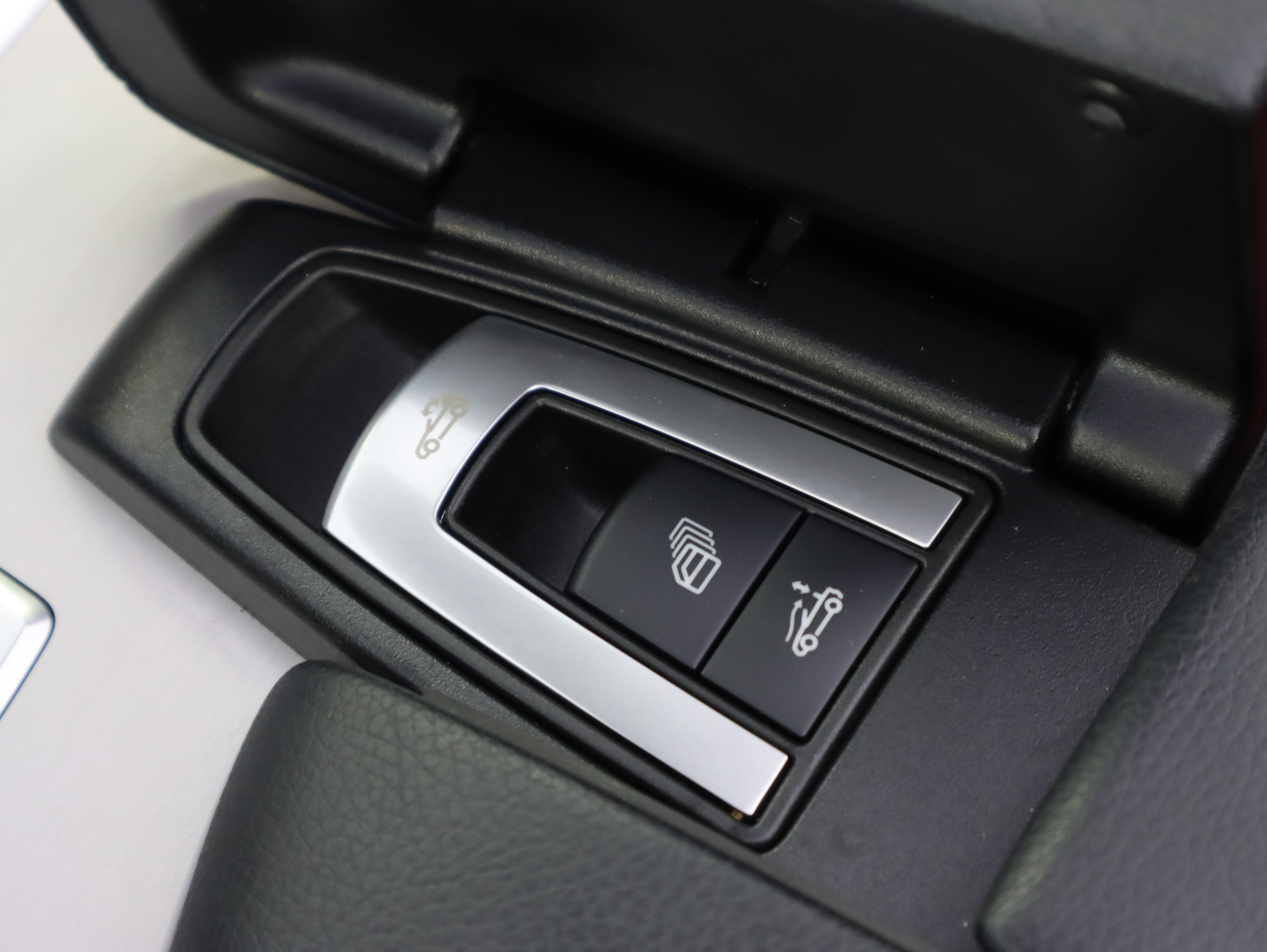 Mercedes-Benz SL Class 2019 car image #25