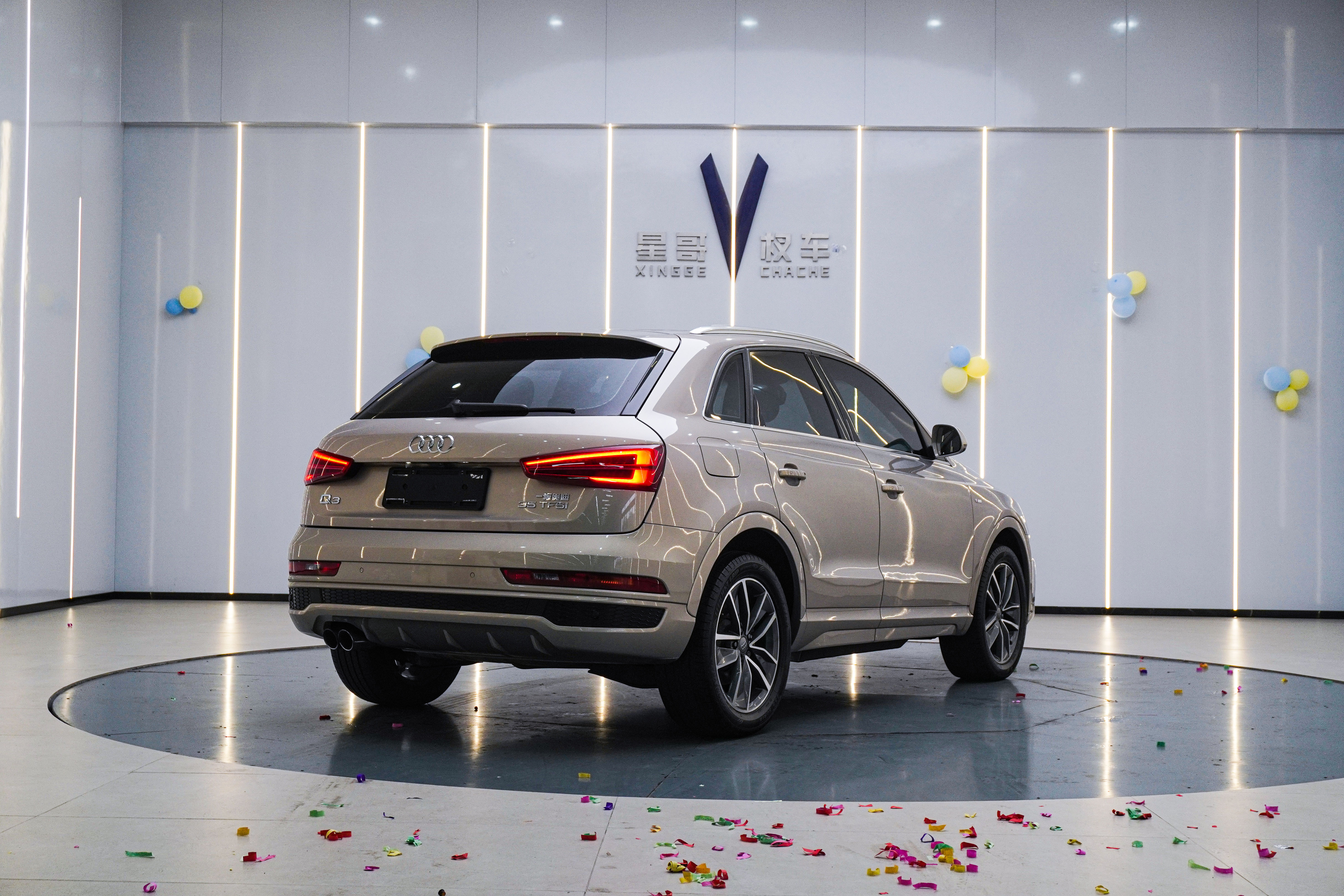 Audi Q3 2018 car image #25