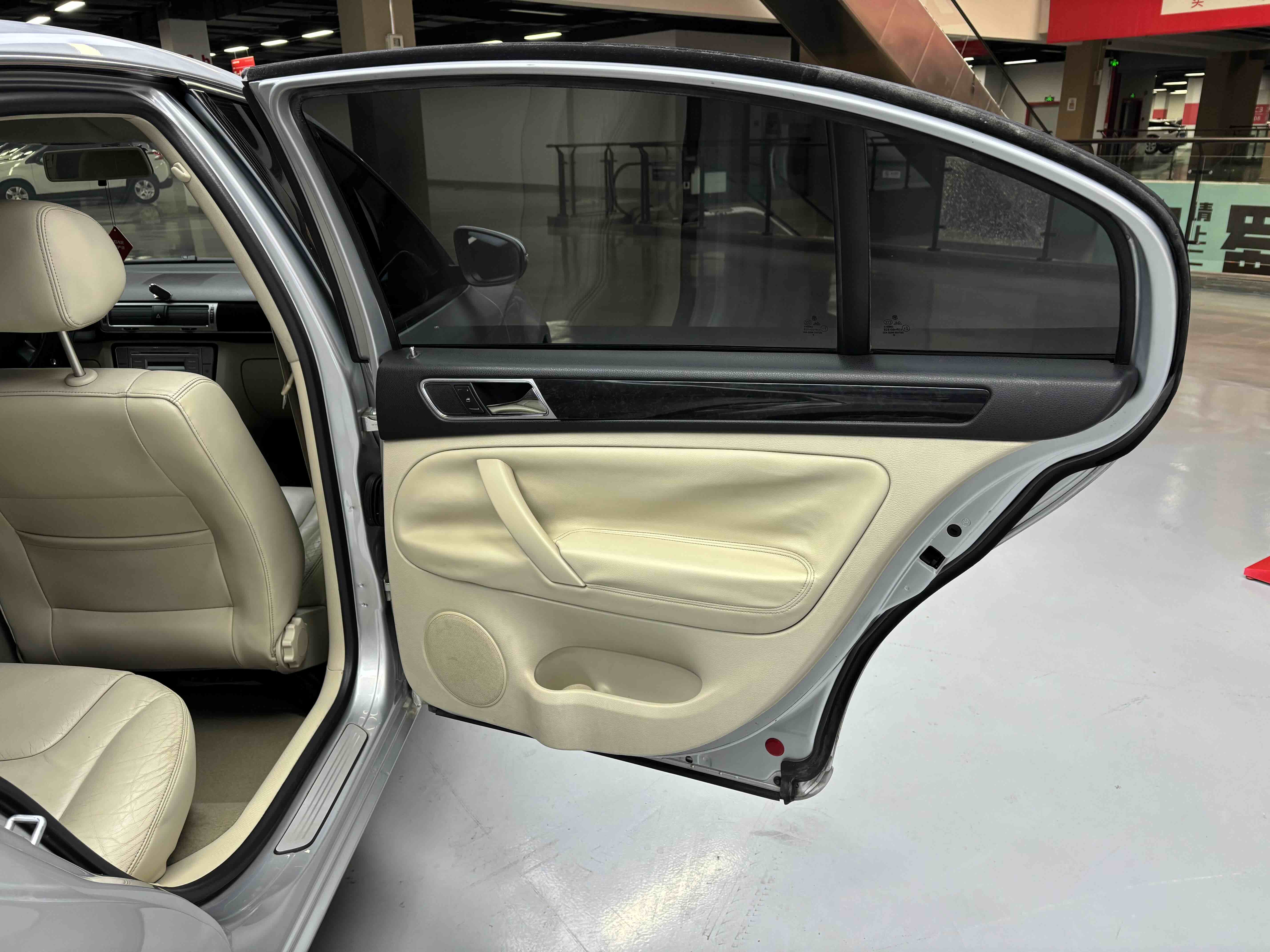 Volkswagen Passat Lingyu 2009 car image #25