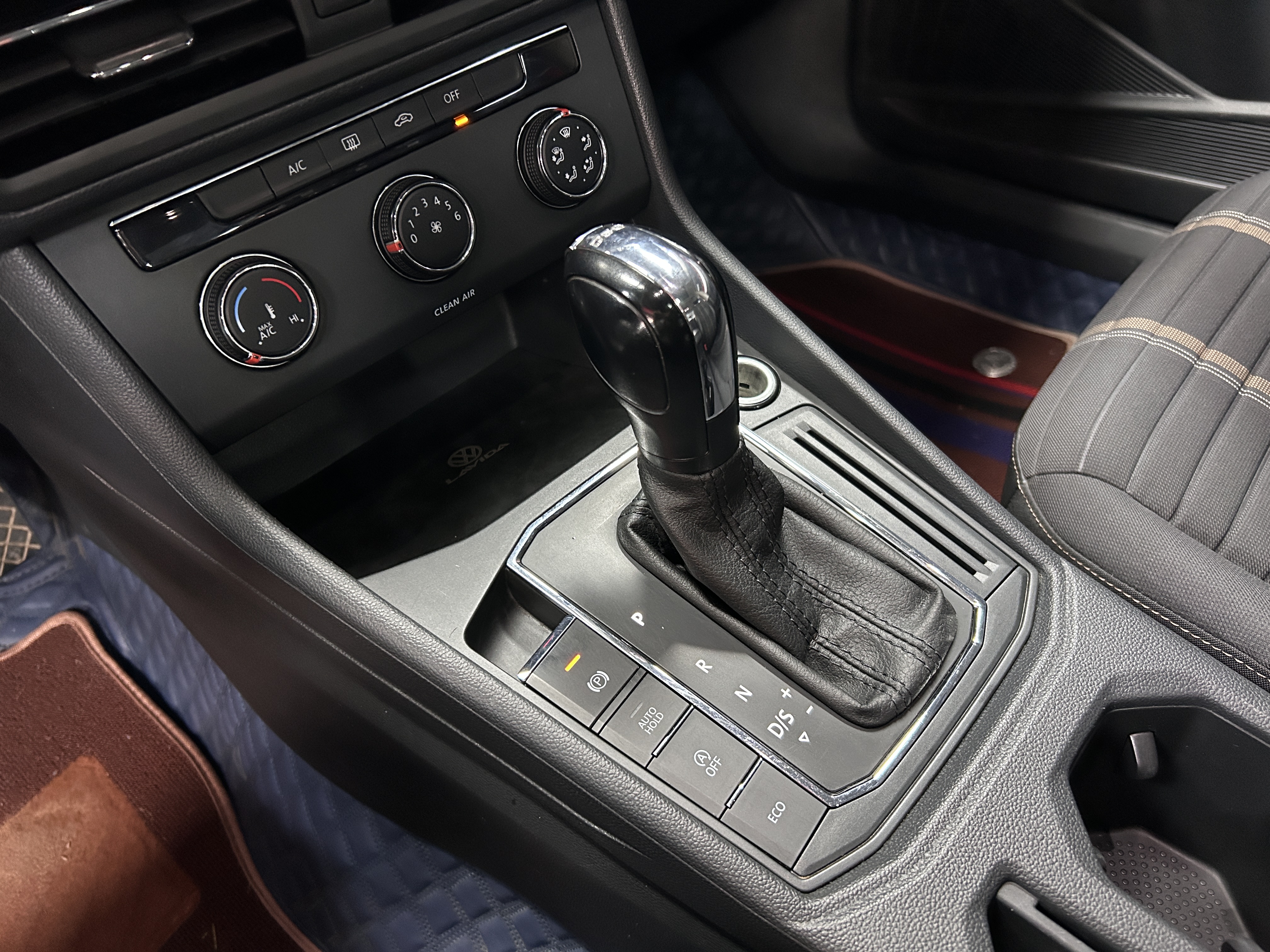 Volkswagen Lavida 2018 car image #25