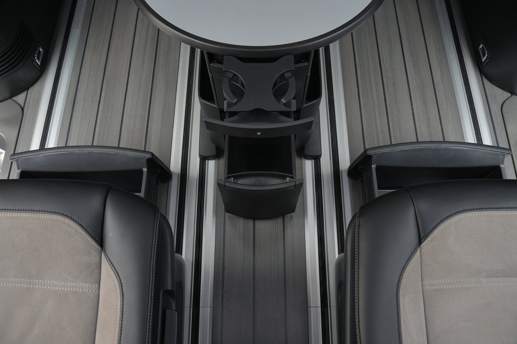 Volkswagen Multivan 2018 car image #25