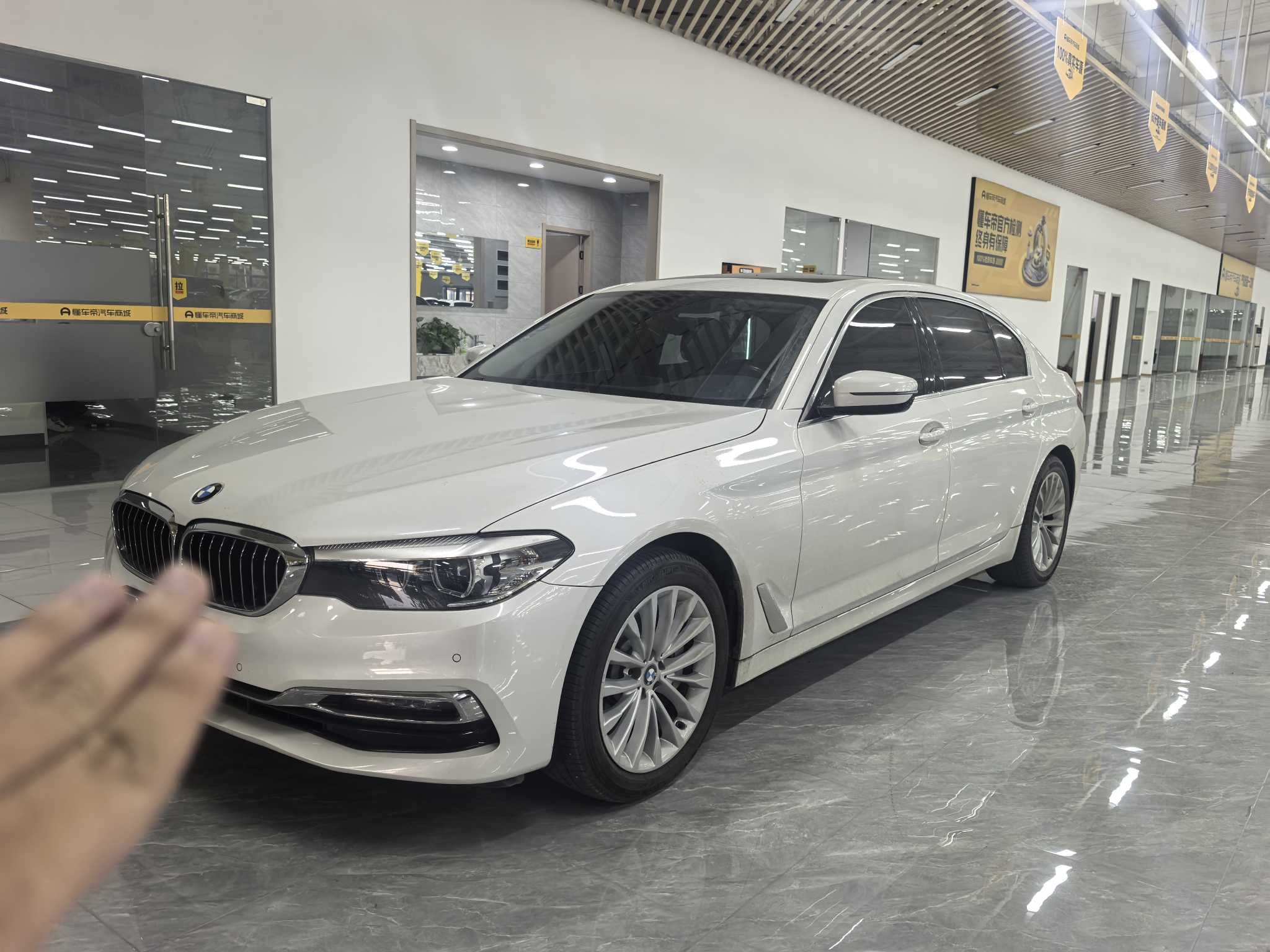 BMW 5 Series 2019 #25 BMW 5 Series 2019 car image #25
