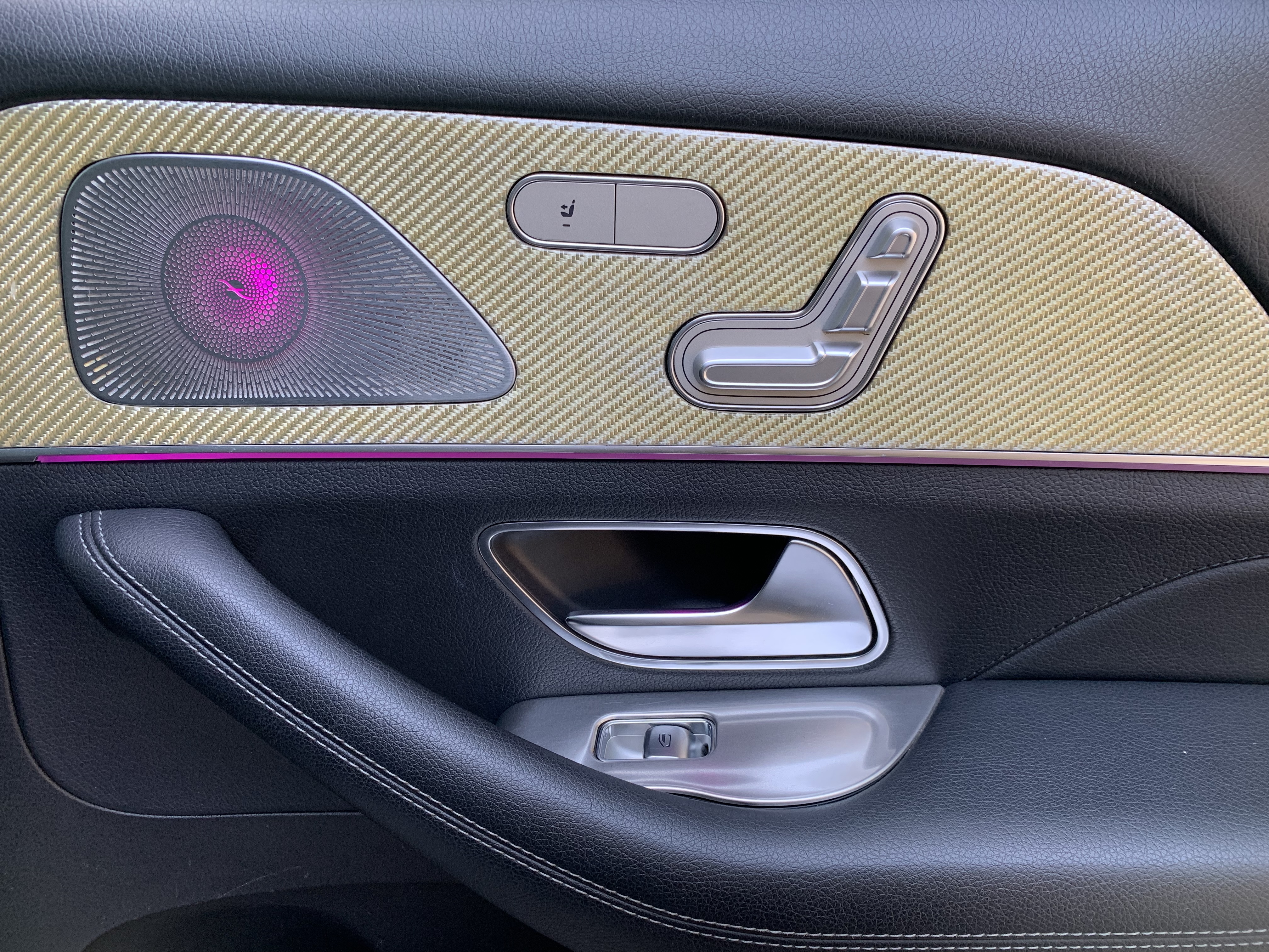 Mercedes-Benz GLE Class 2020 car image #25