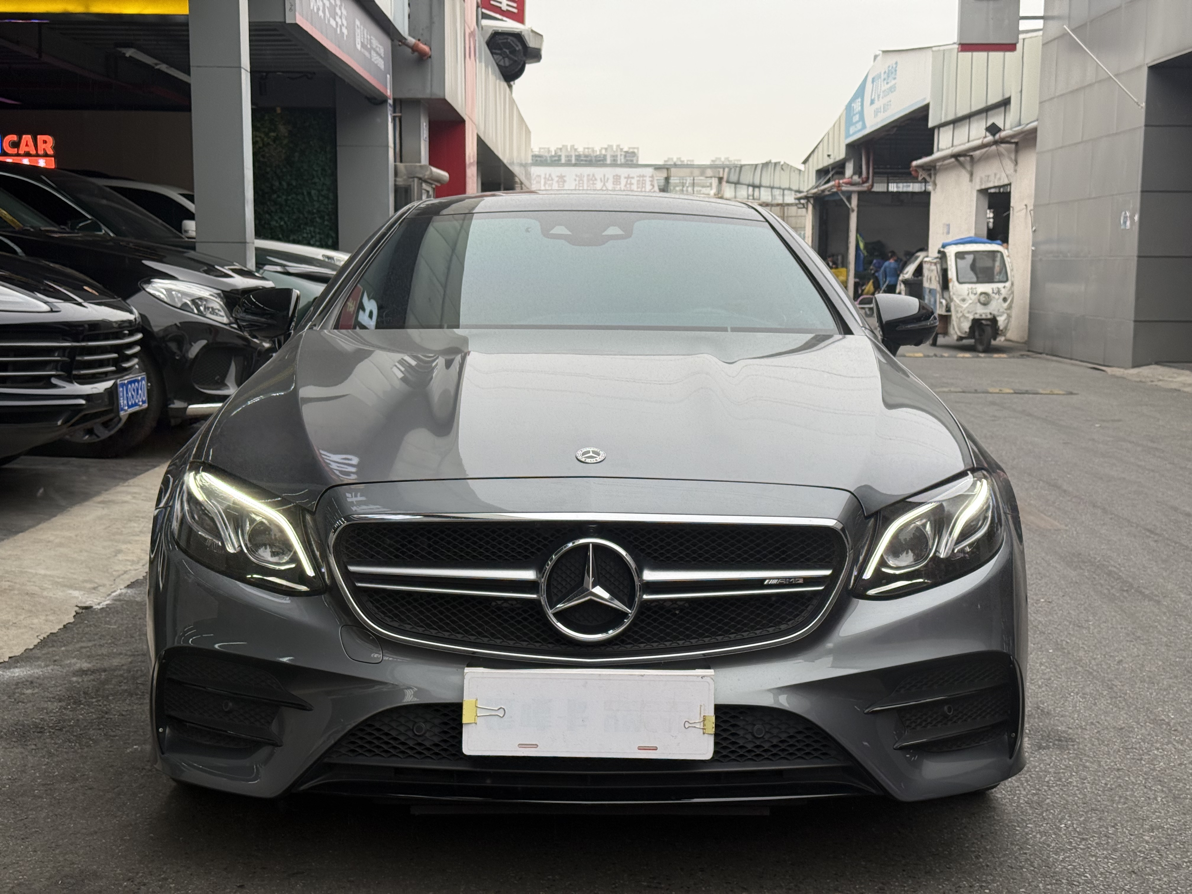 Mercedes-Benz E AMG 2021 صورة سيارة #25