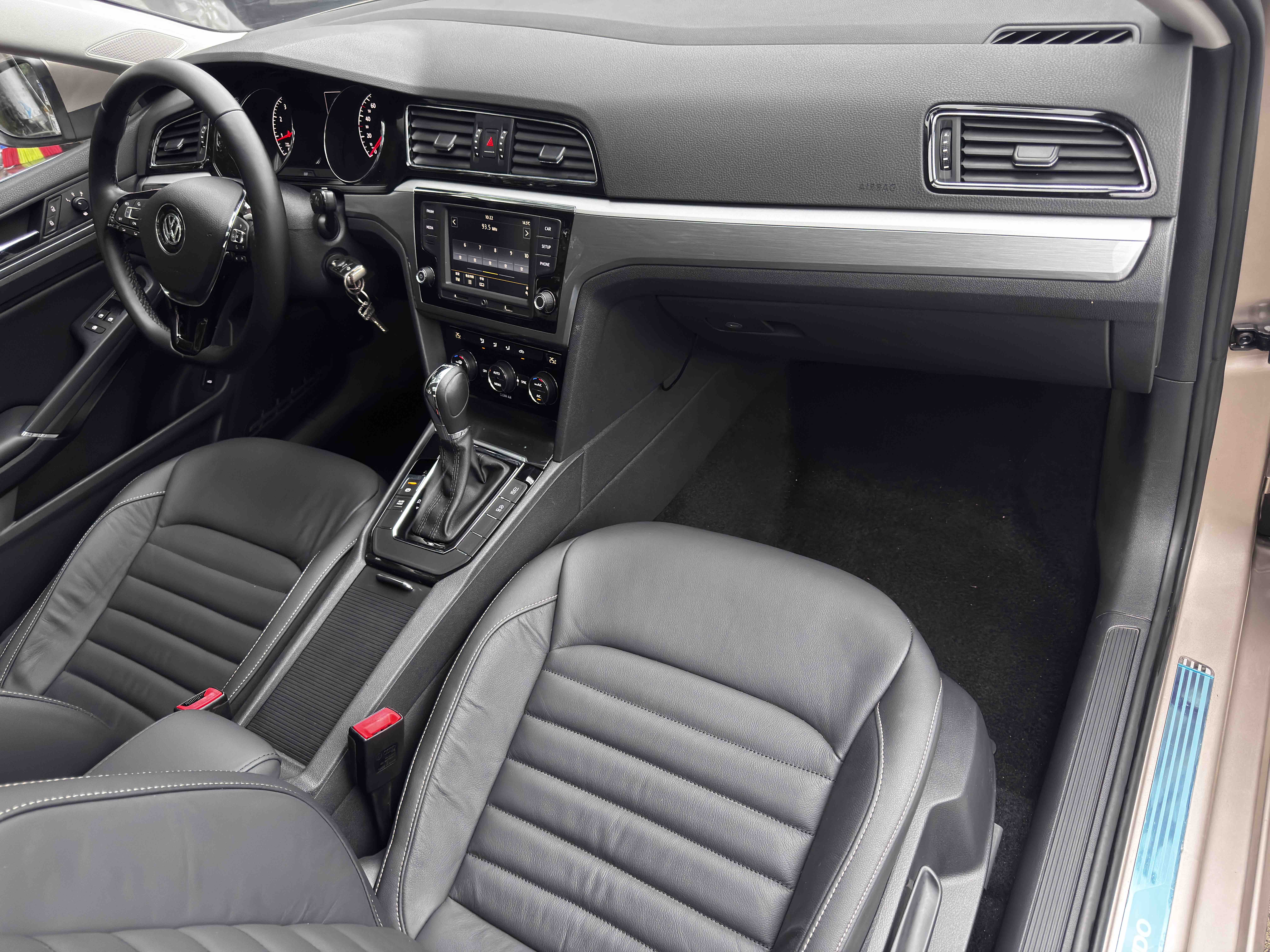 Volkswagen Lamando 2016 immagine di auto #25