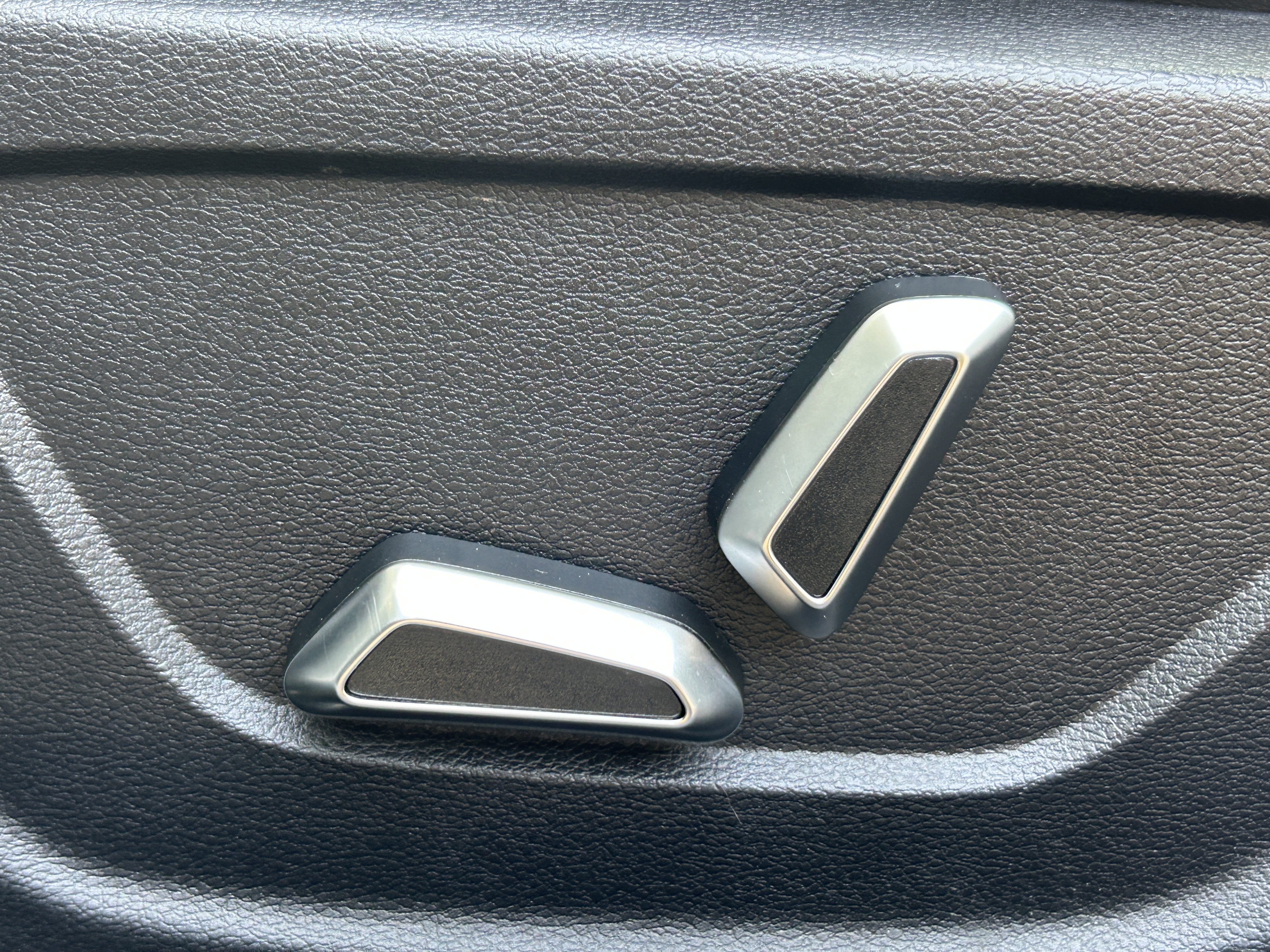 GEELY Coolray 2020 #25 GEELY Coolray 2020 car image #25