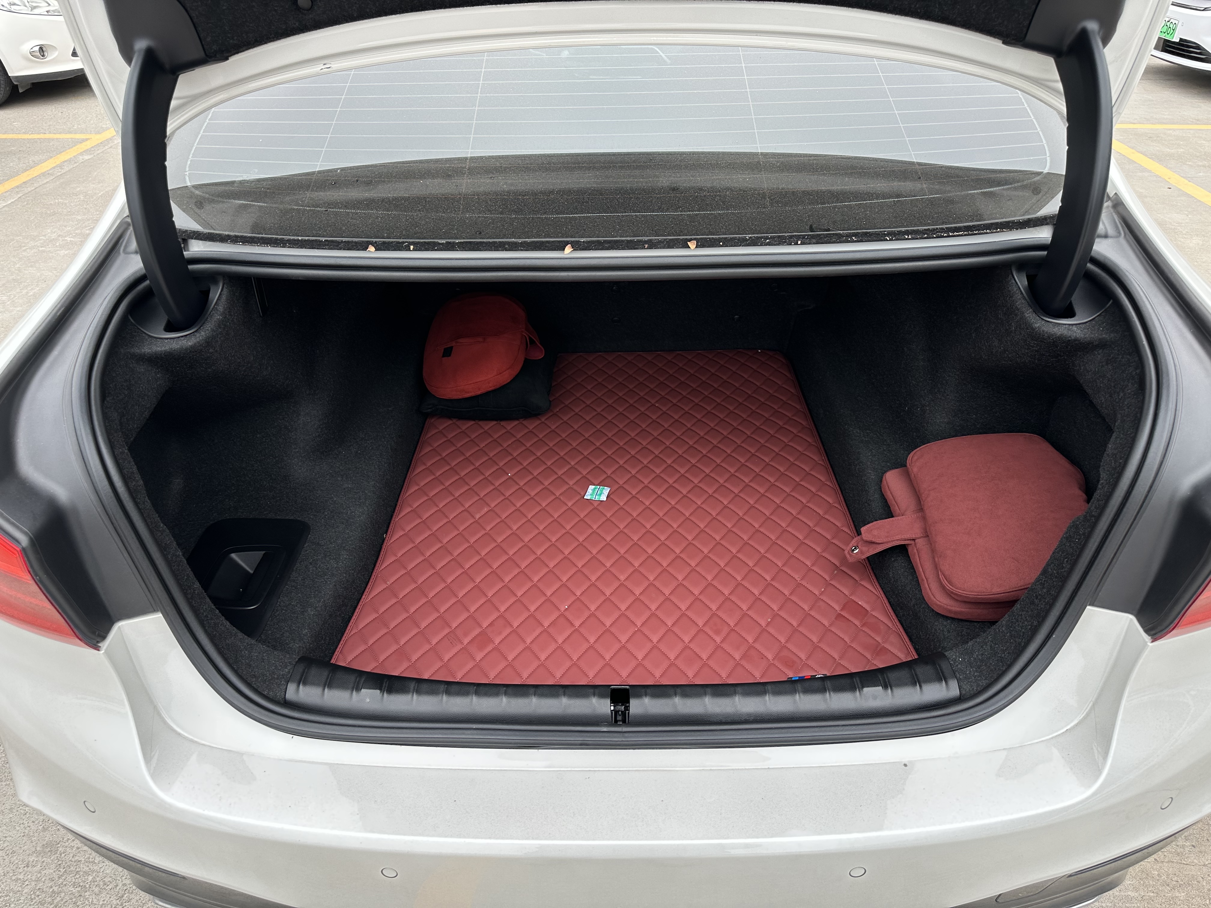 BMW 5 Series 2020 immagine di auto #25