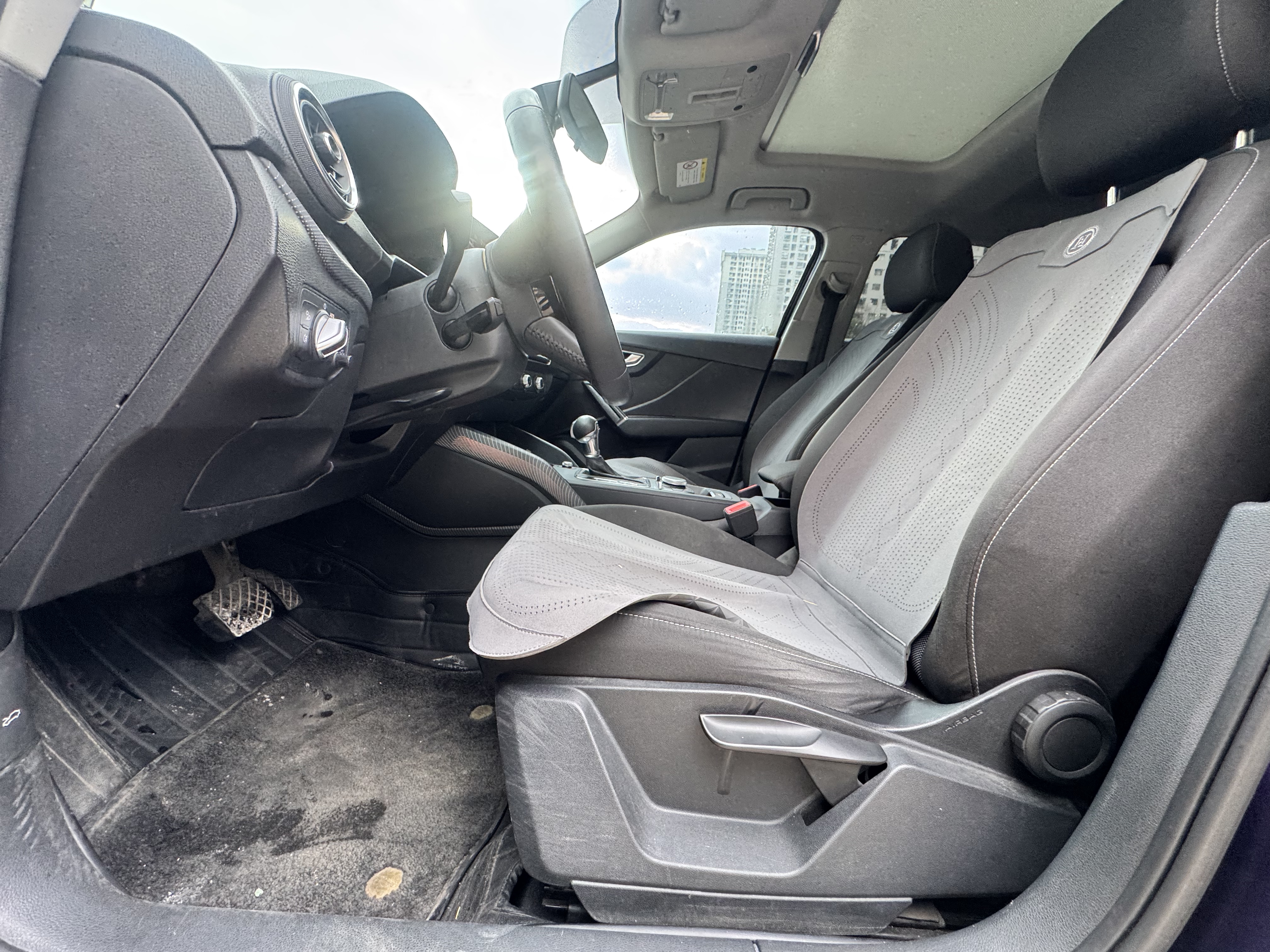 Q2L 2020 car image #25