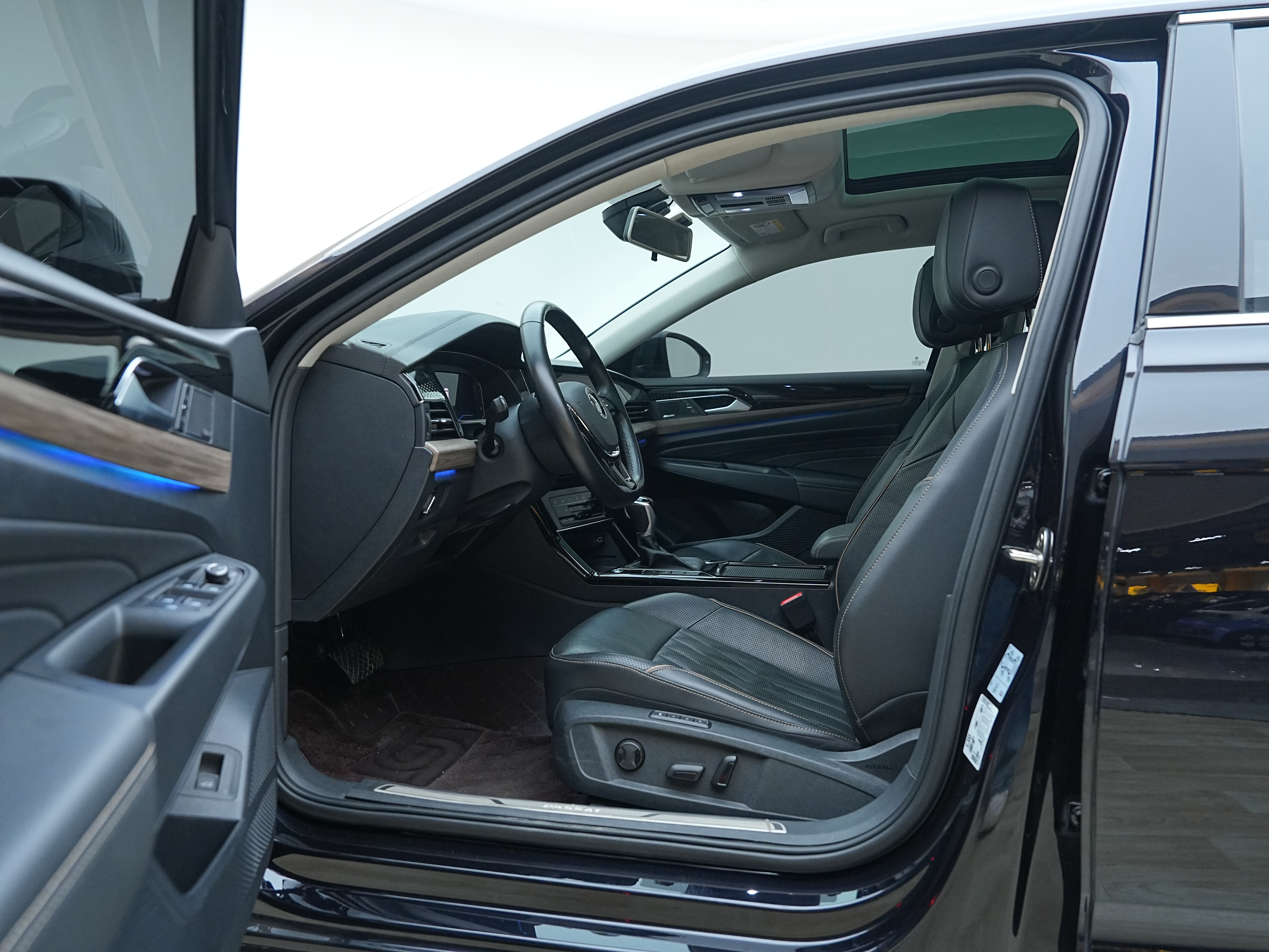 Volkswagen Passat 2020 immagine di auto #25