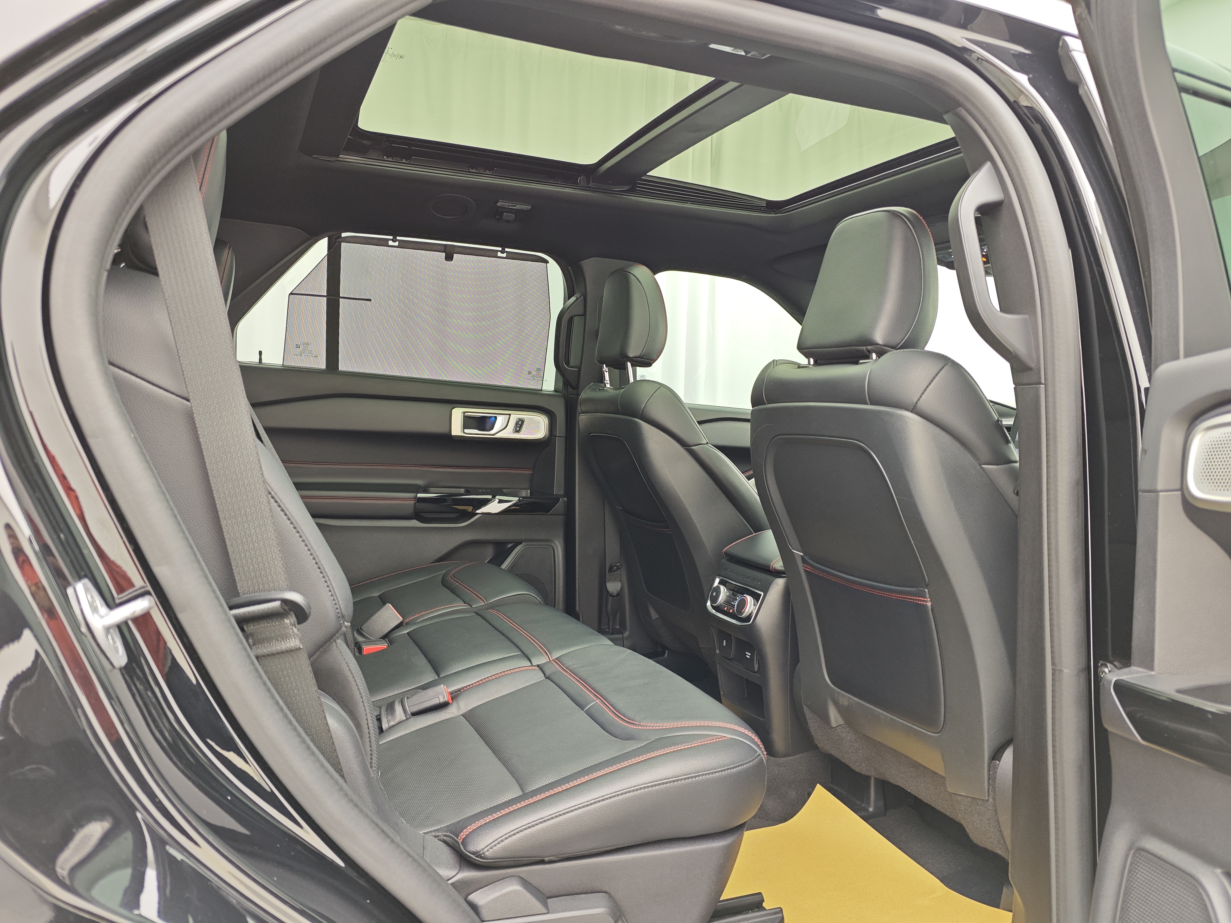 Ford Explorer 2021 car image #25