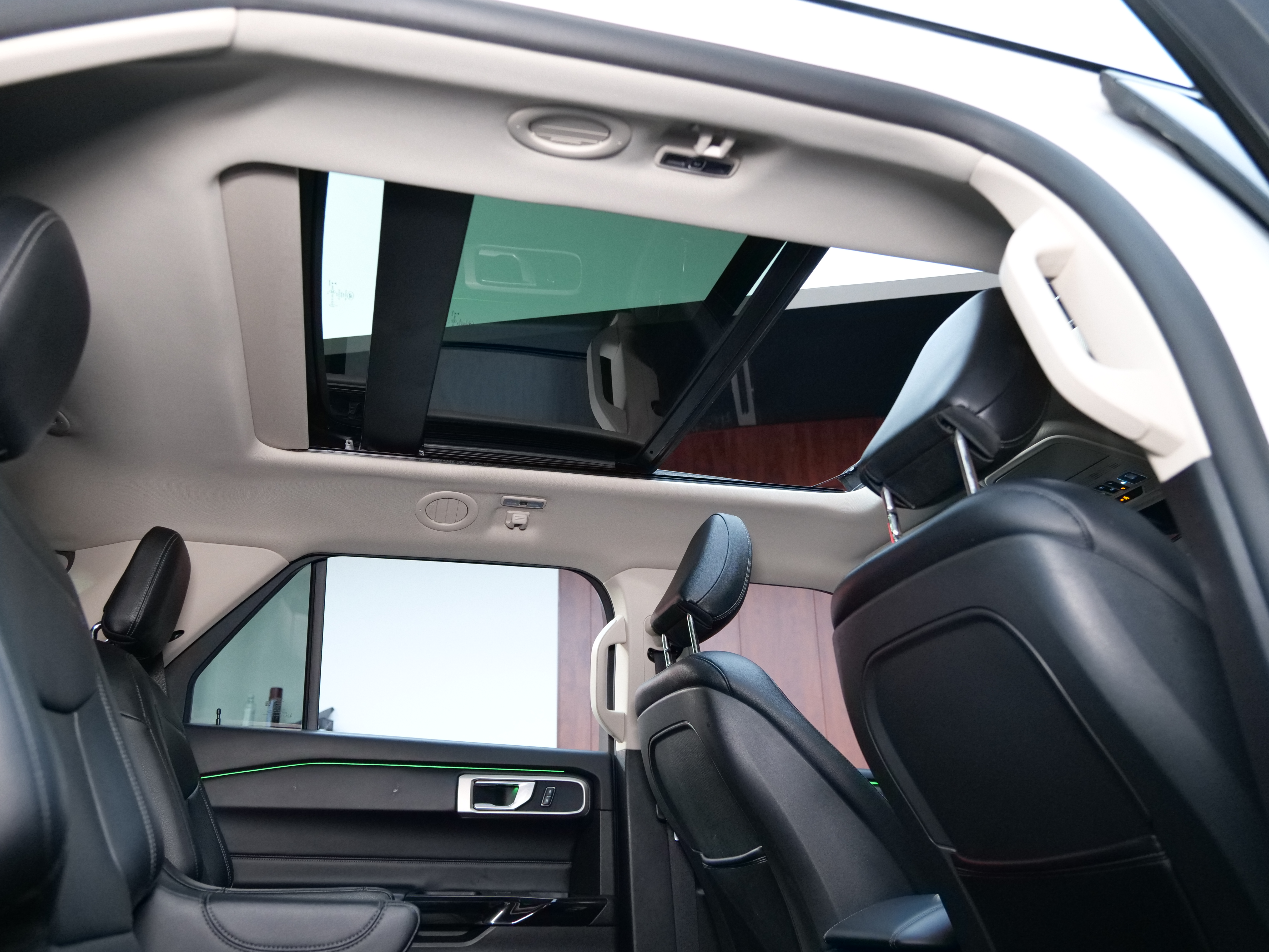 Ford Explorer 2021 #25 Ford Explorer 2021 car image #25