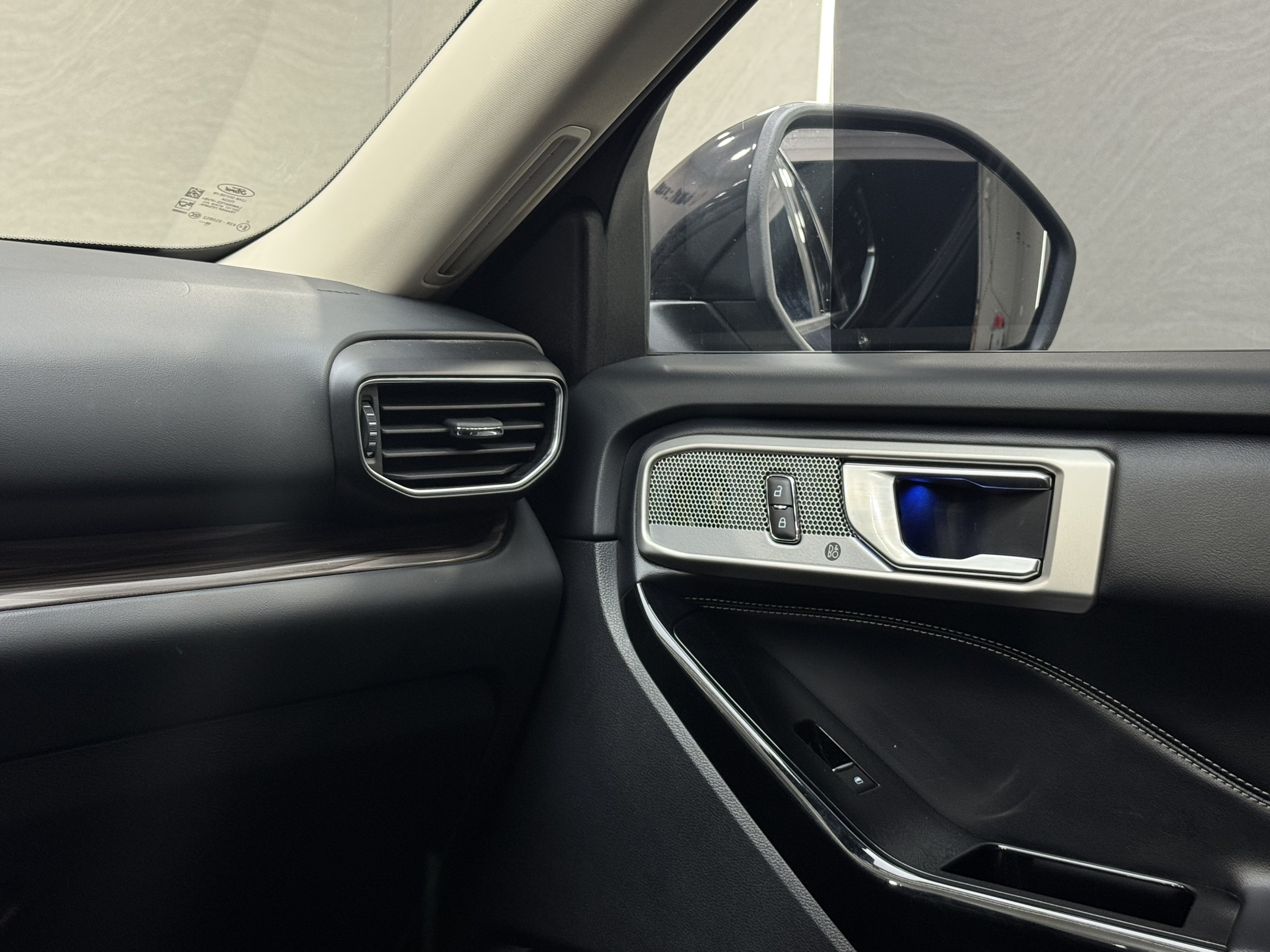 Ford Explorer 2020 #25 Ford Explorer 2020 car image #25