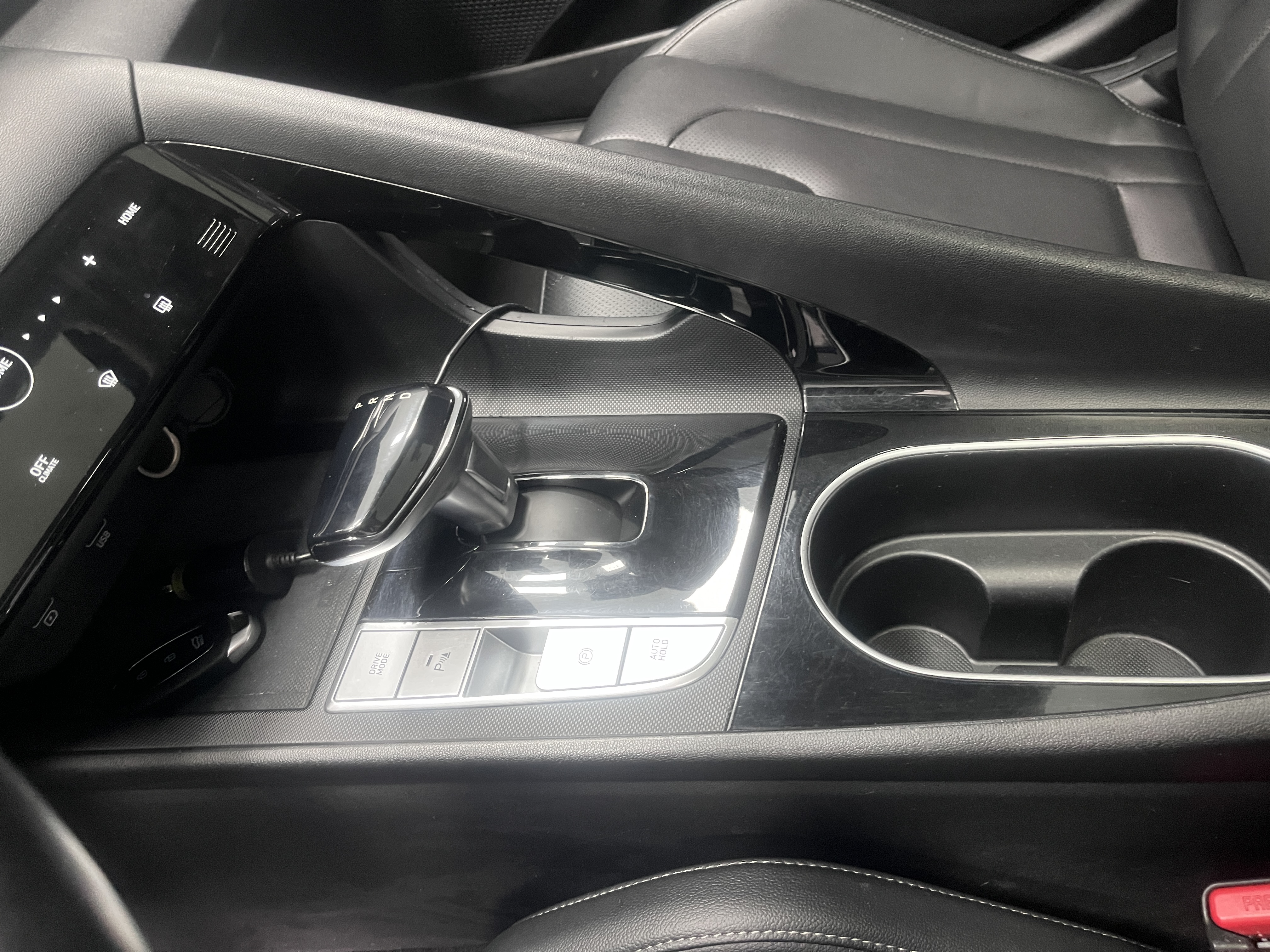 Hyundai Elantra 2021 immagine di auto #25