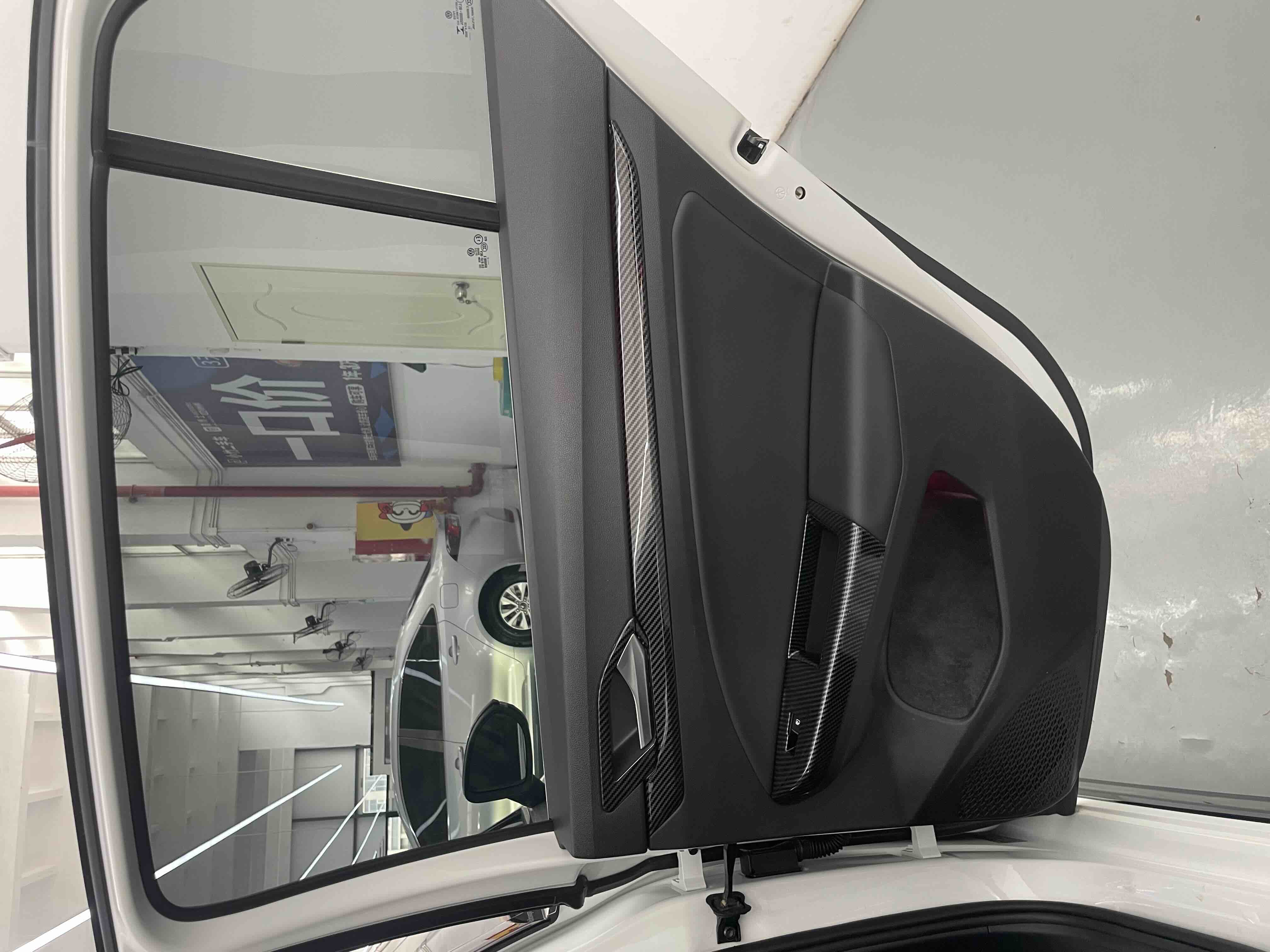 Volkswagen Golf 2022 car image #25