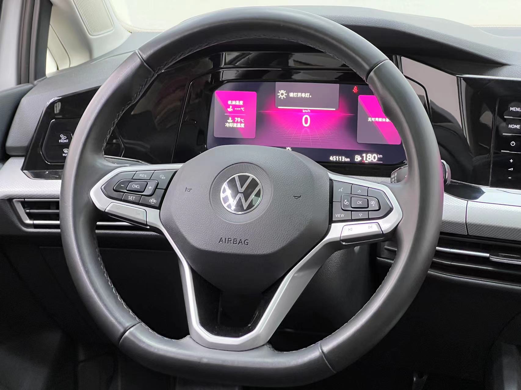 Volkswagen Golf 2022 car image #25