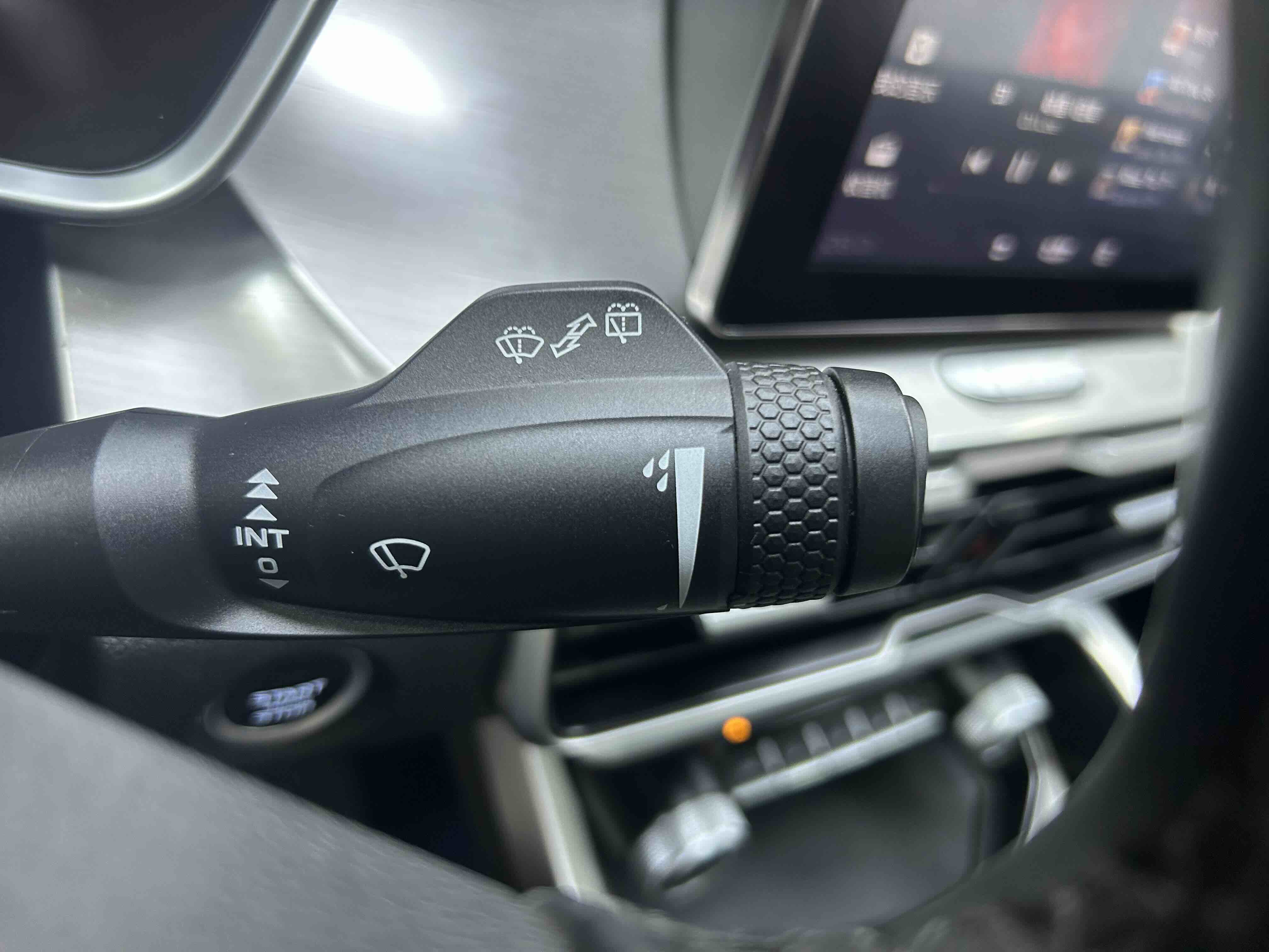 GEELY Coolray 2020 #25 GEELY Coolray 2020 car image #25