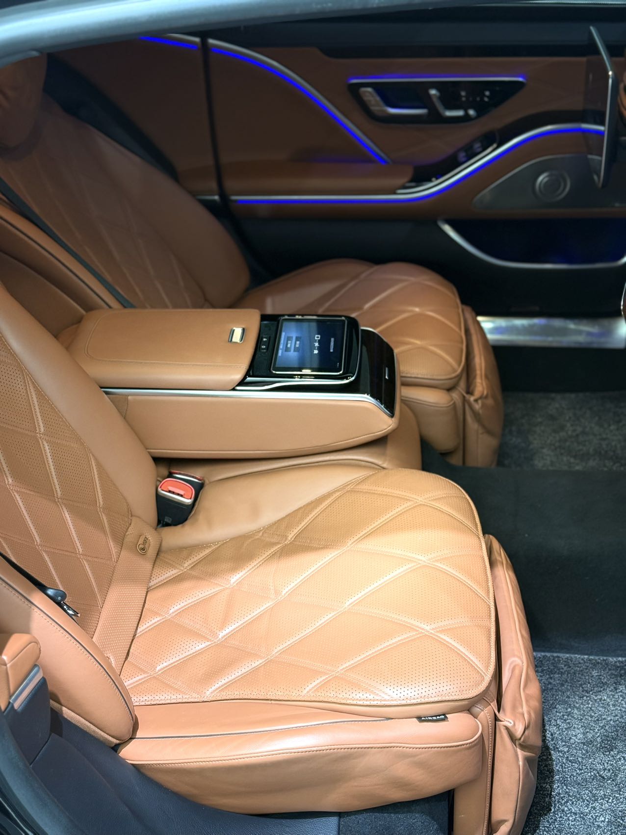 Mercedes-Benz Maybach S Class 2021 car image #25