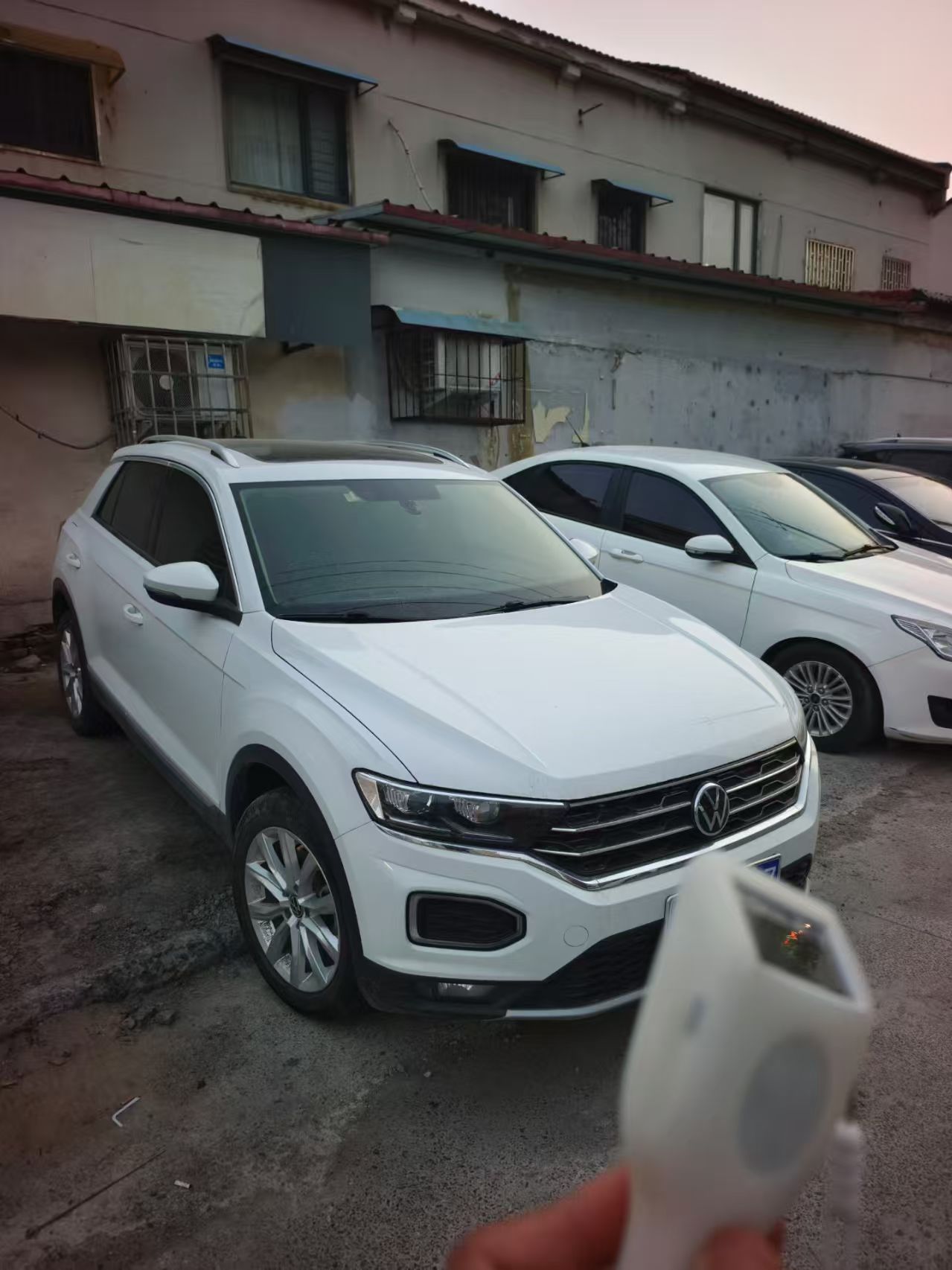 Volkswagen T-Roc 2021 car image #25