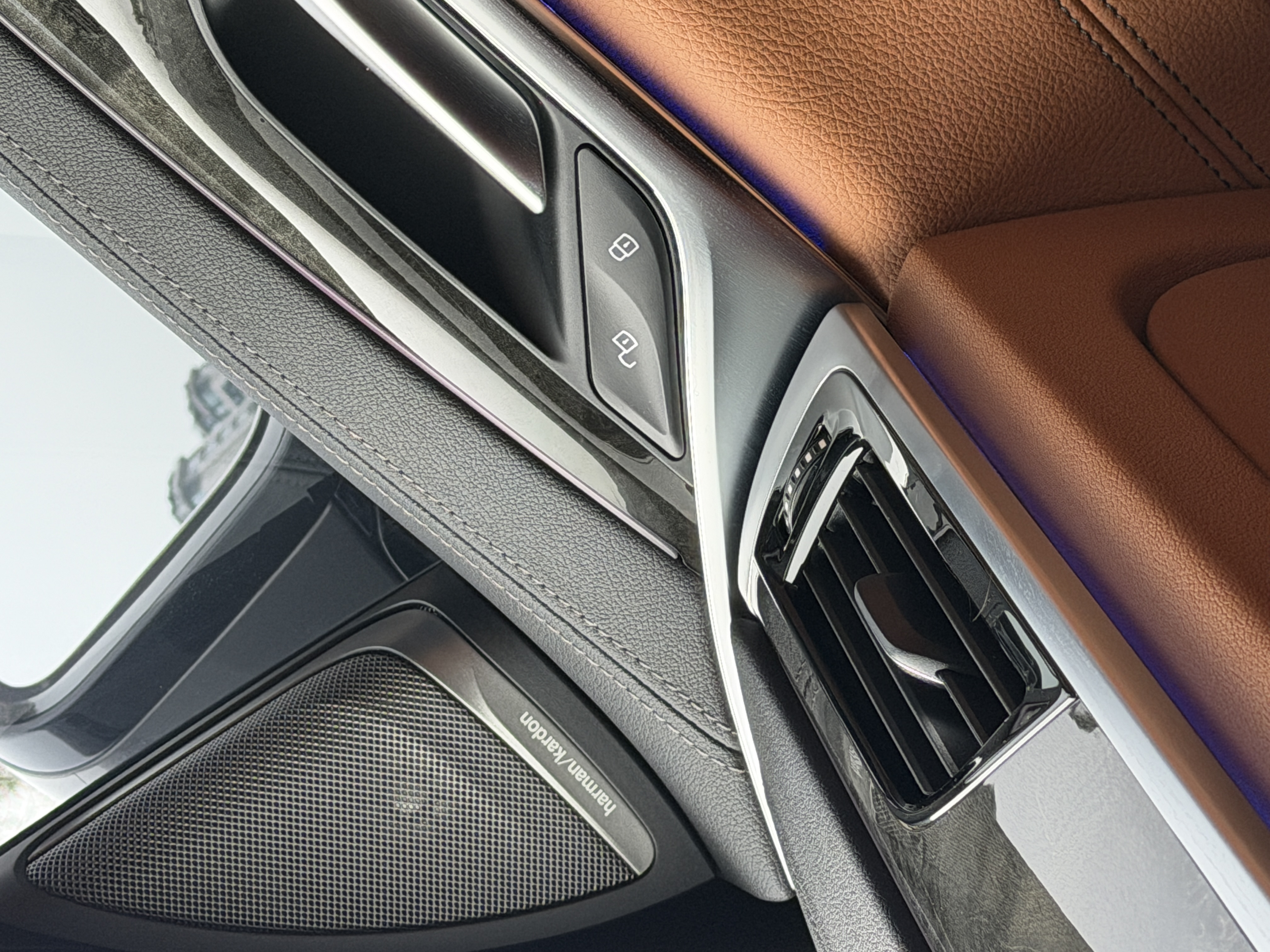 BMW 6 Series GT 2022 car image #25