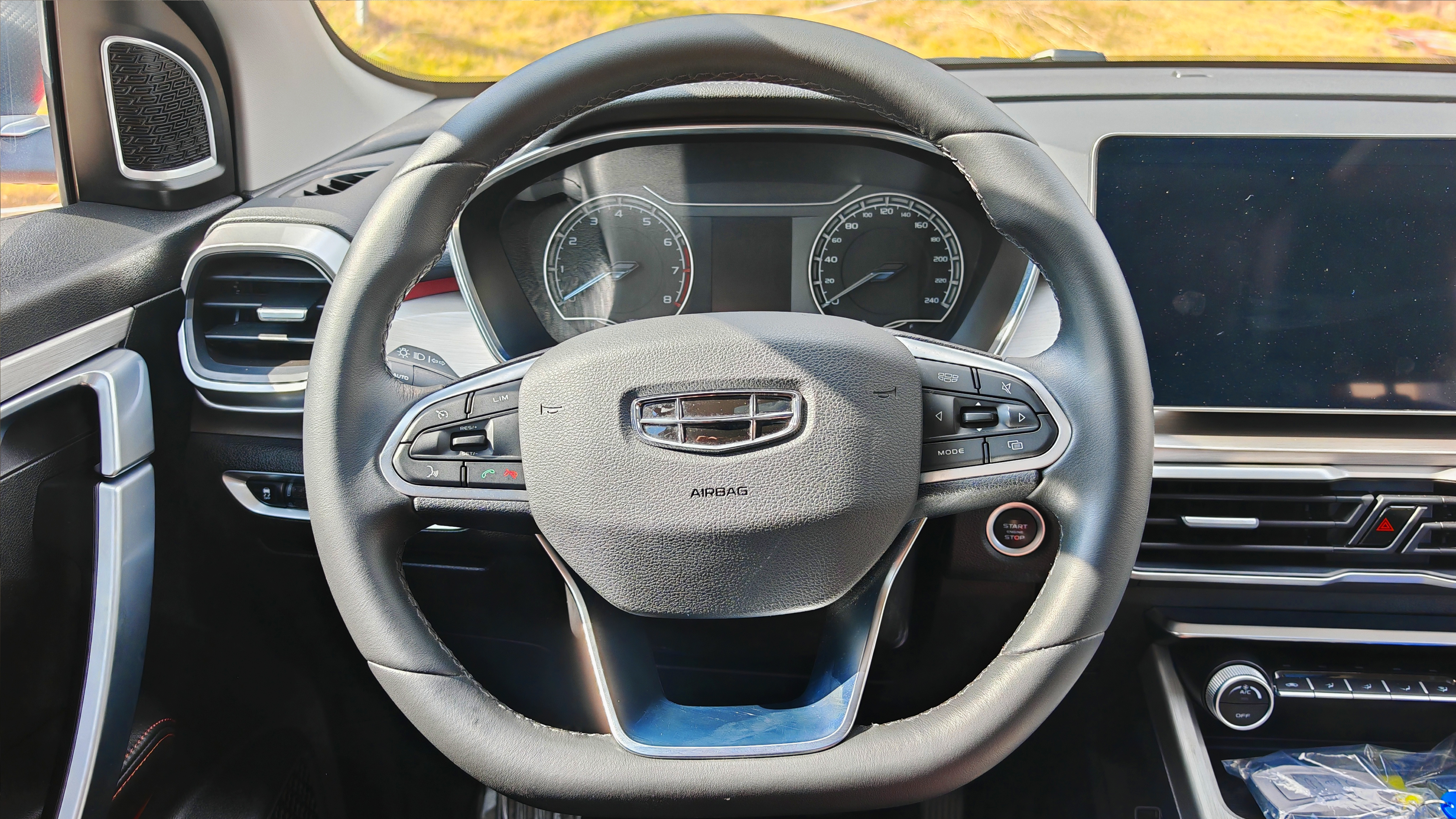 GEELY Coolray 2022 car image #25