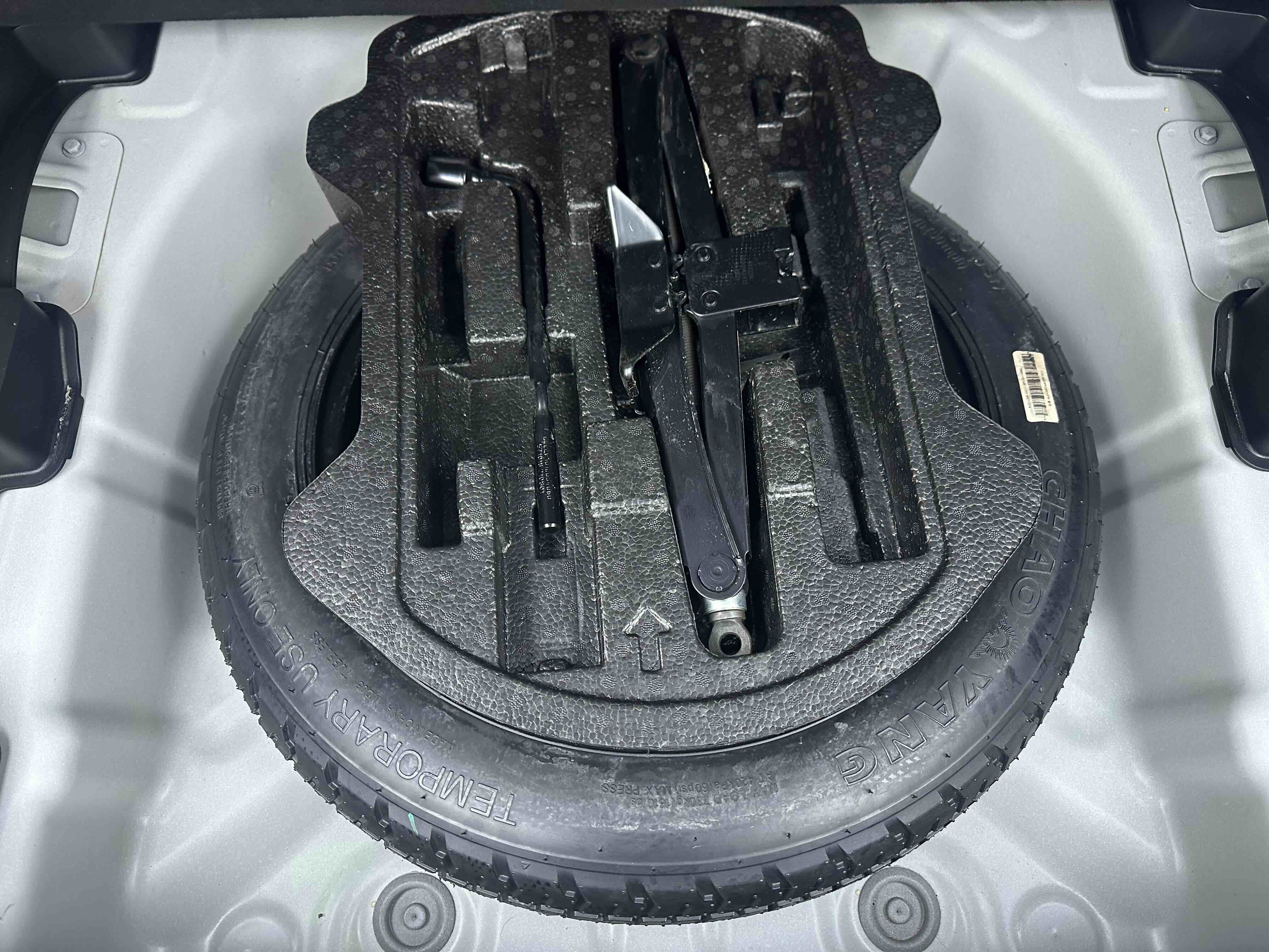 GEELY Coolray 2021 #25 GEELY Coolray 2021 car image #25