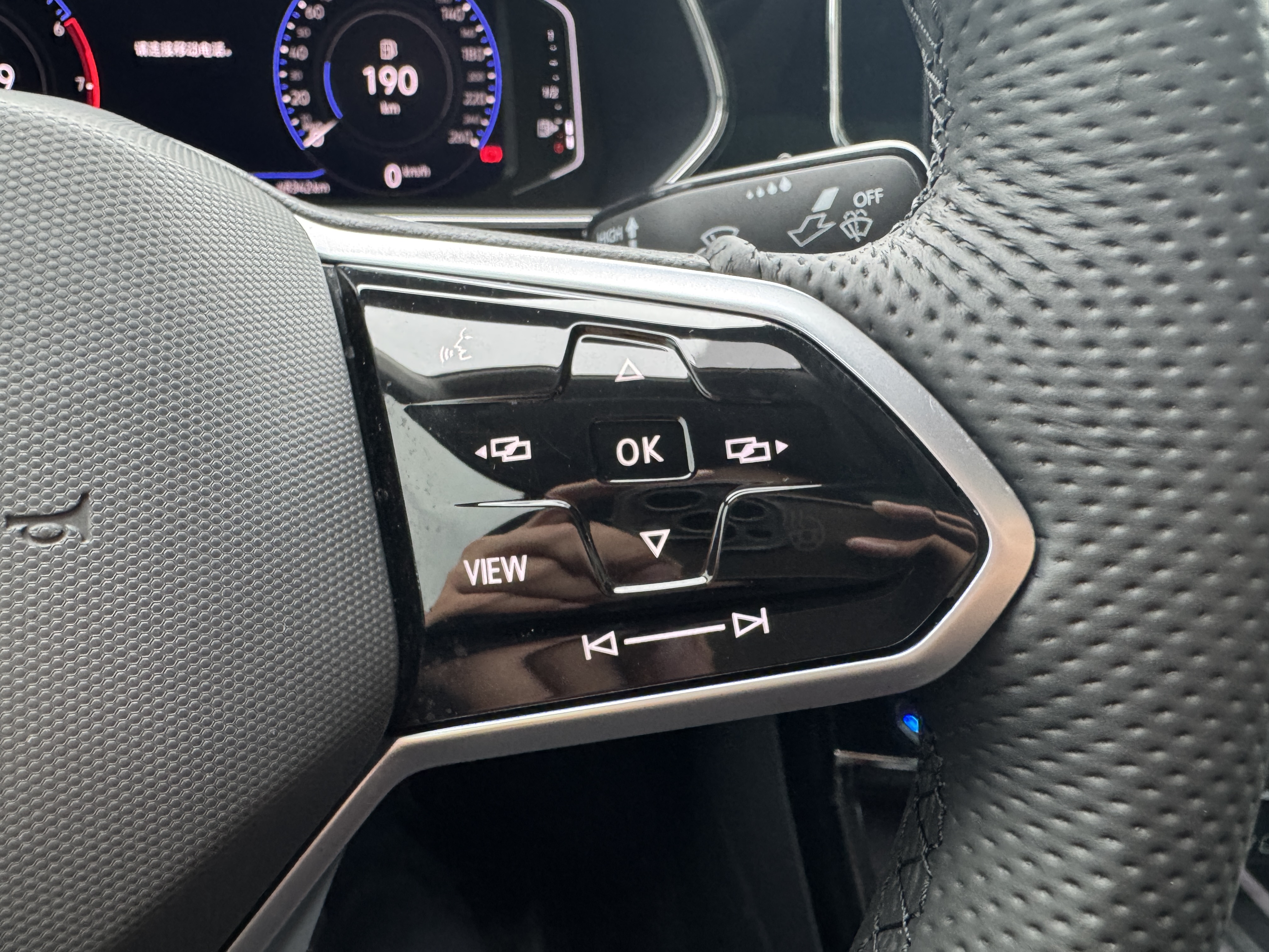 Volkswagen Passat 2022 car image #25