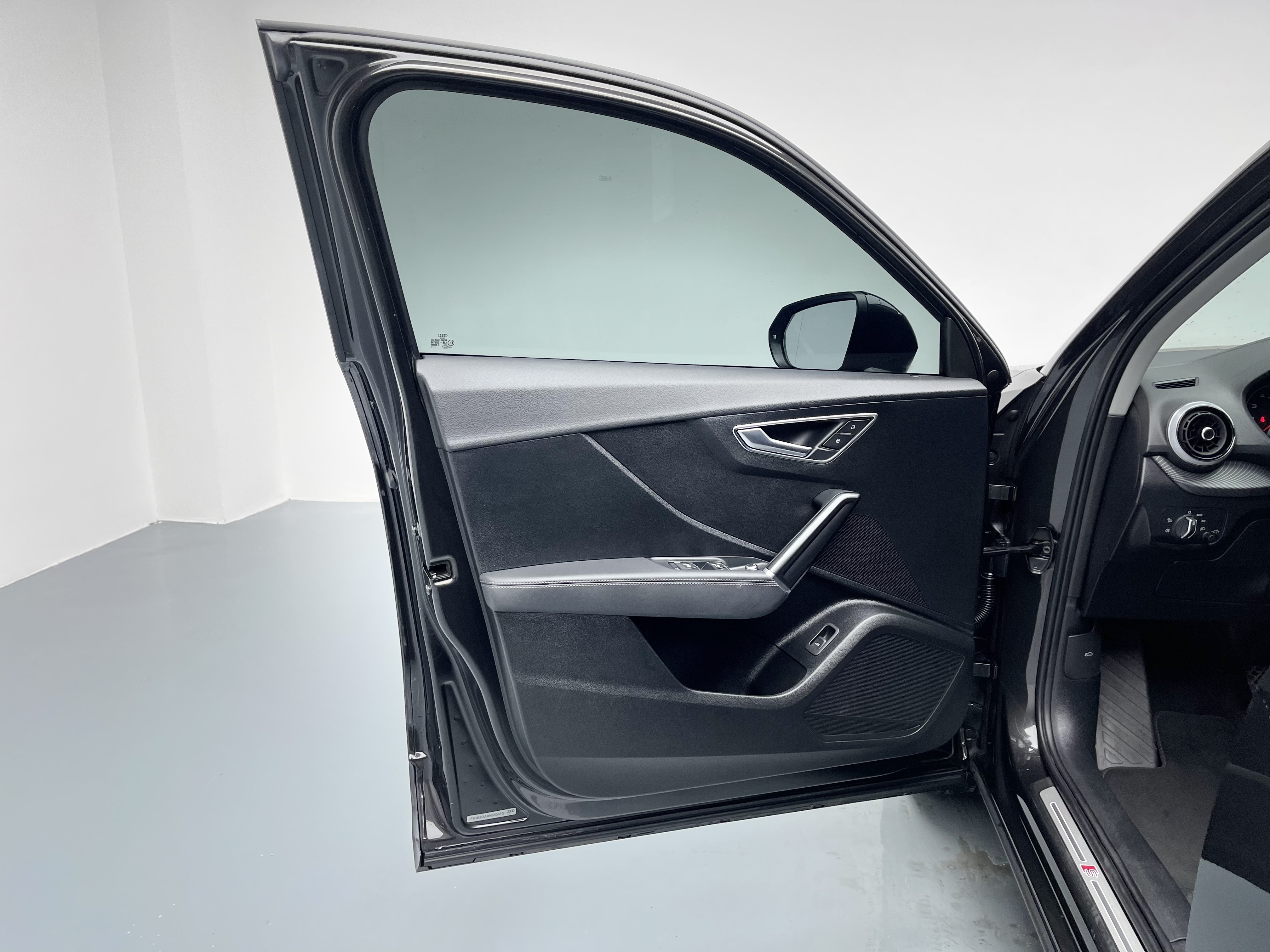 Q2L 2022 car image #25