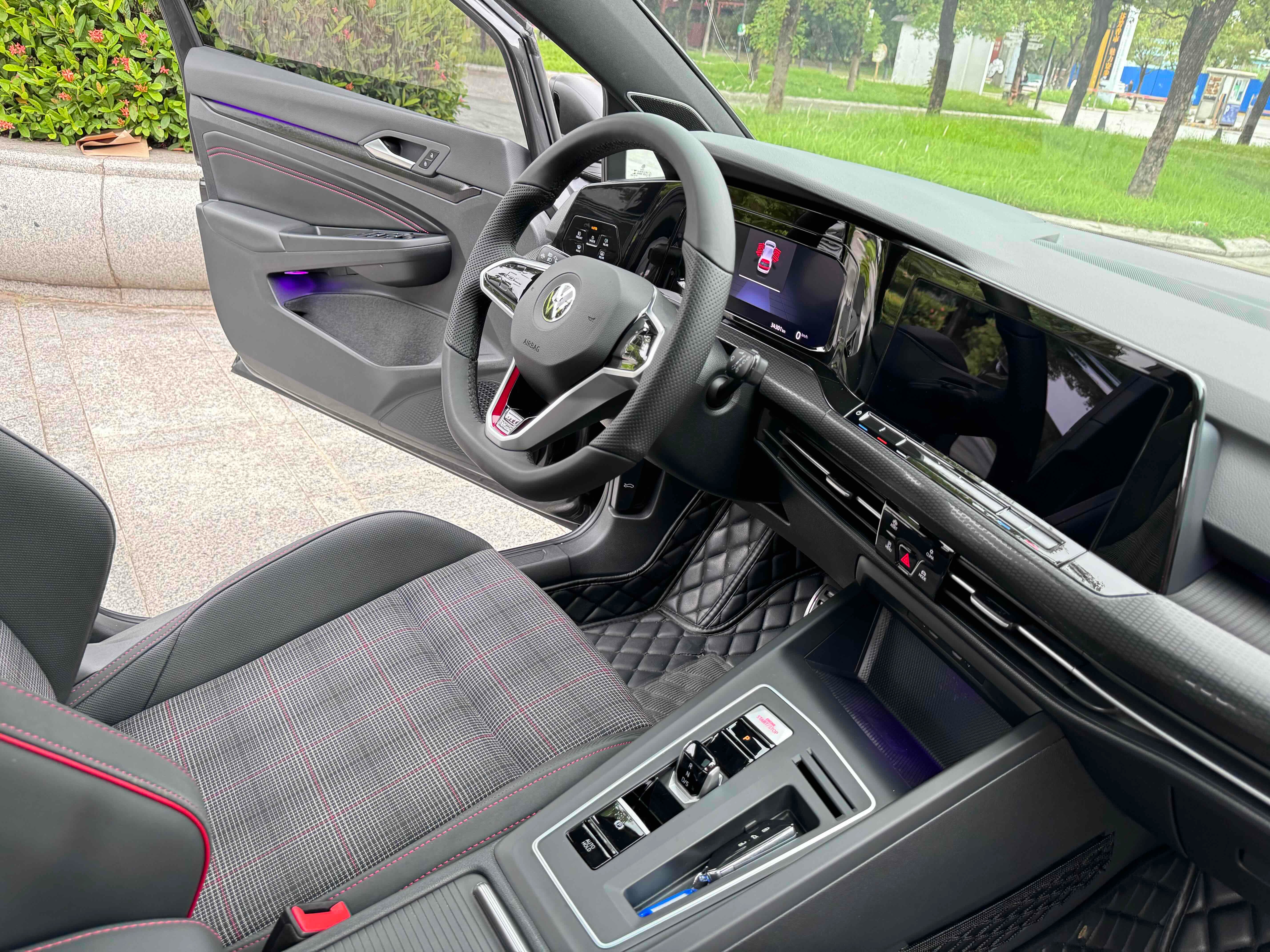 Volkswagen GolfGTI 2022 #25 Volkswagen GolfGTI 2022 car image #25