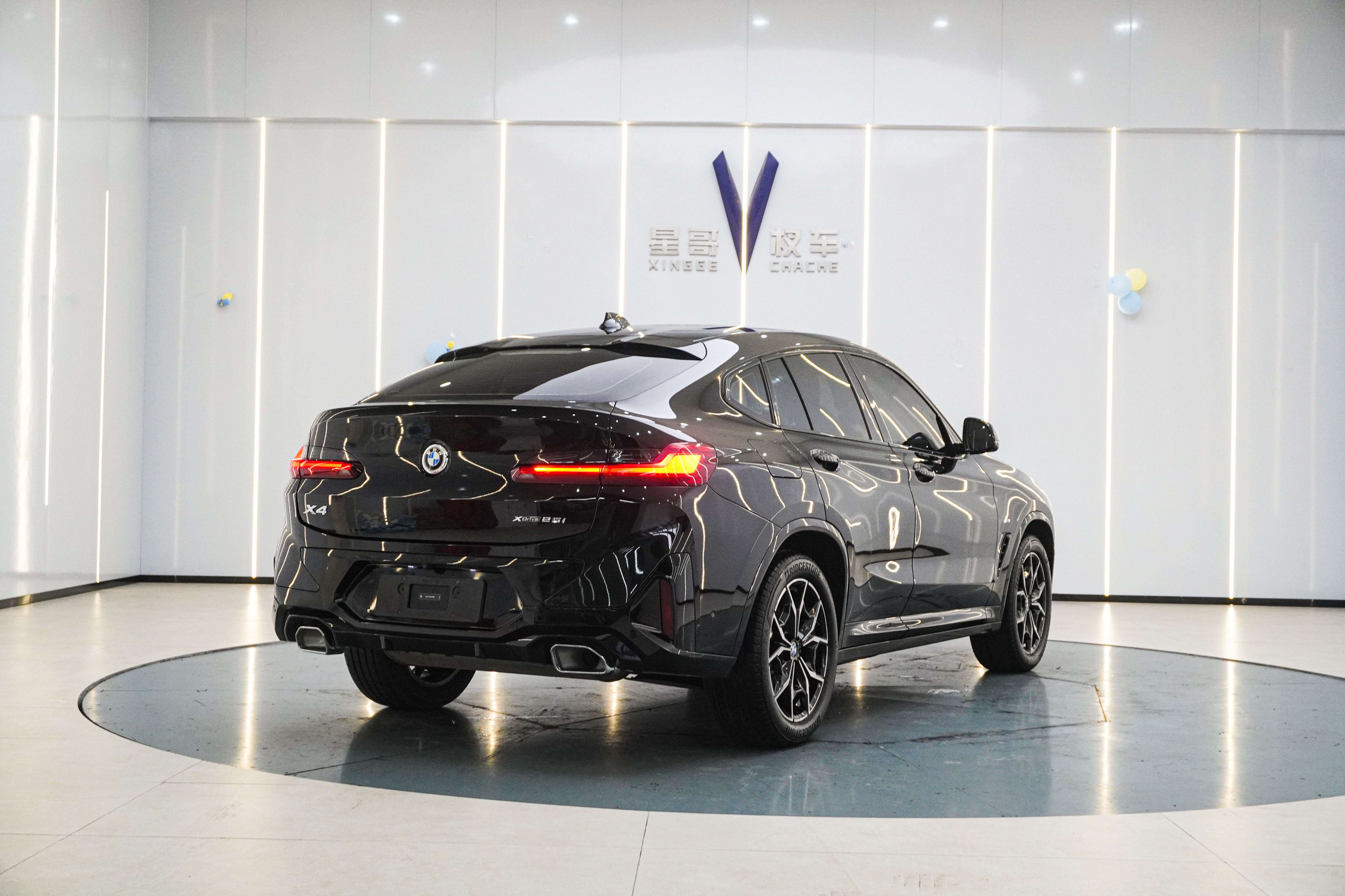 BMW X4 2023 immagine di auto #25