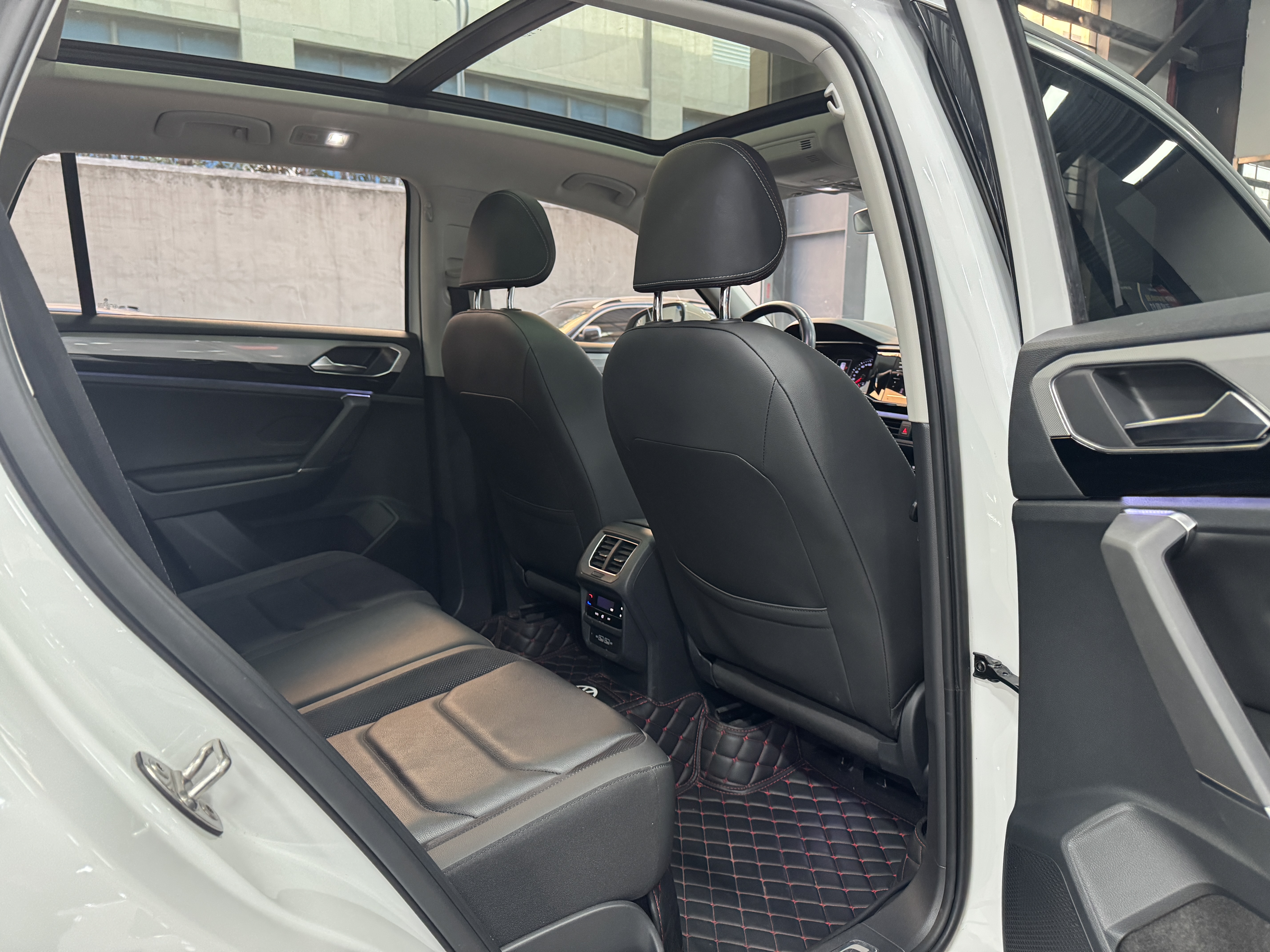 Volkswagen Tayron 2022 car image #25