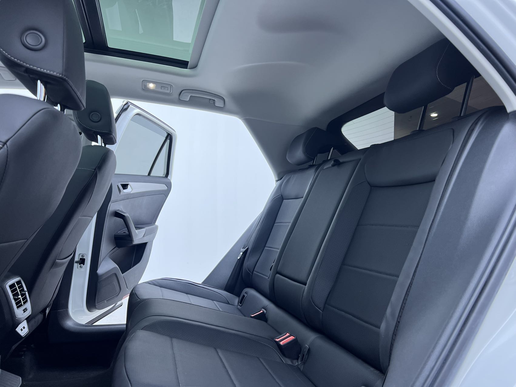 T-Roc 2023 car image #25