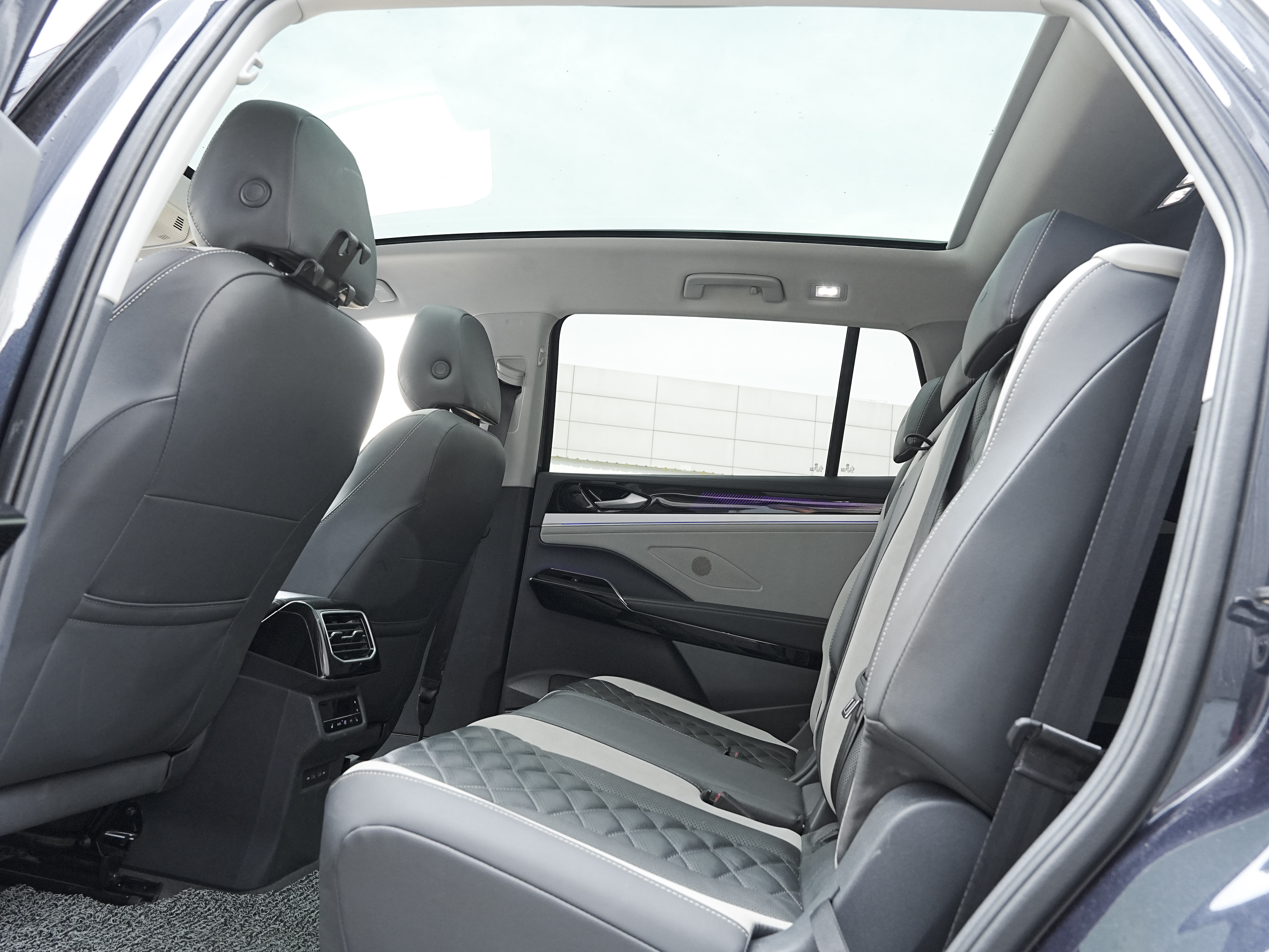 Volkswagen ID.6 Crozz 2023 #25 Volkswagen ID.6 Crozz 2023 car image #25