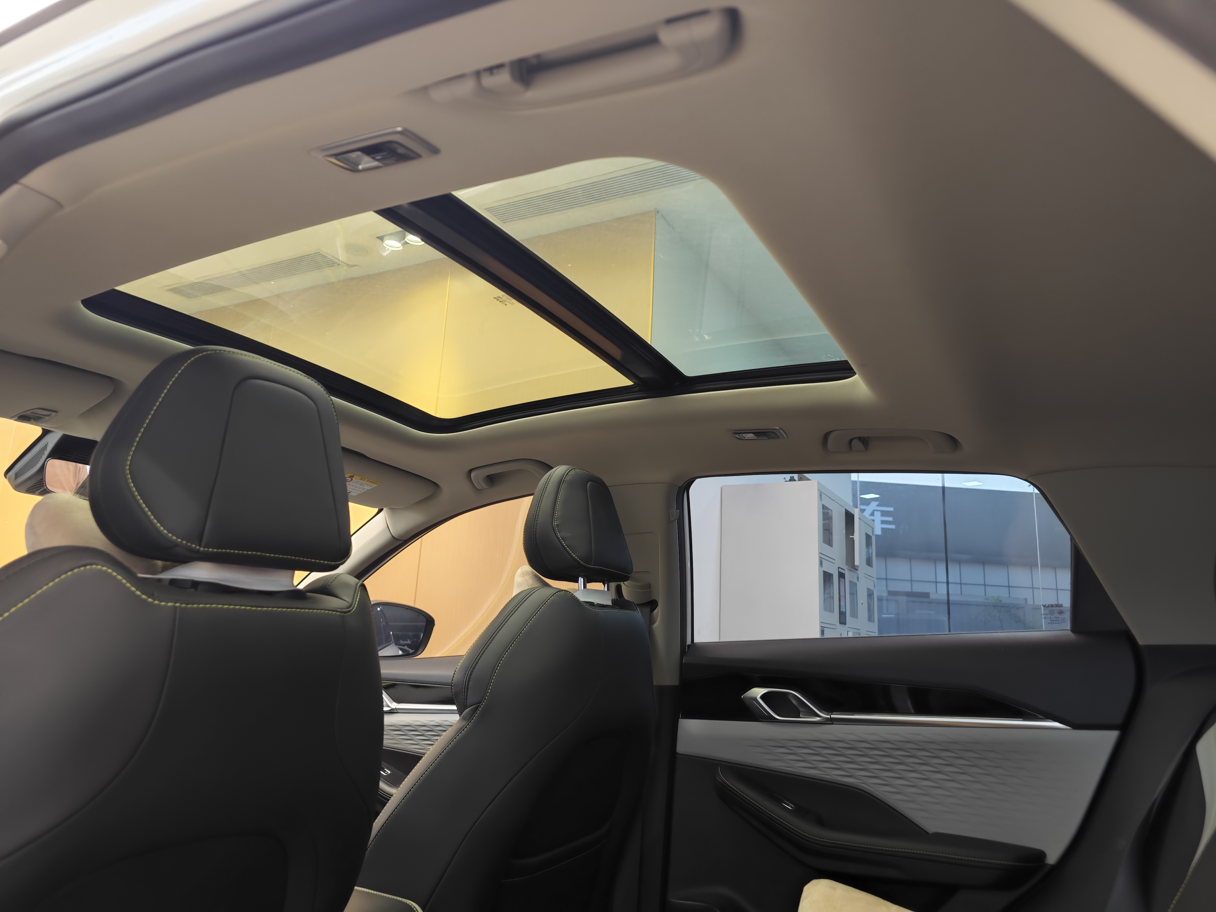 GEELY Coolray 2023 immagine di auto #25